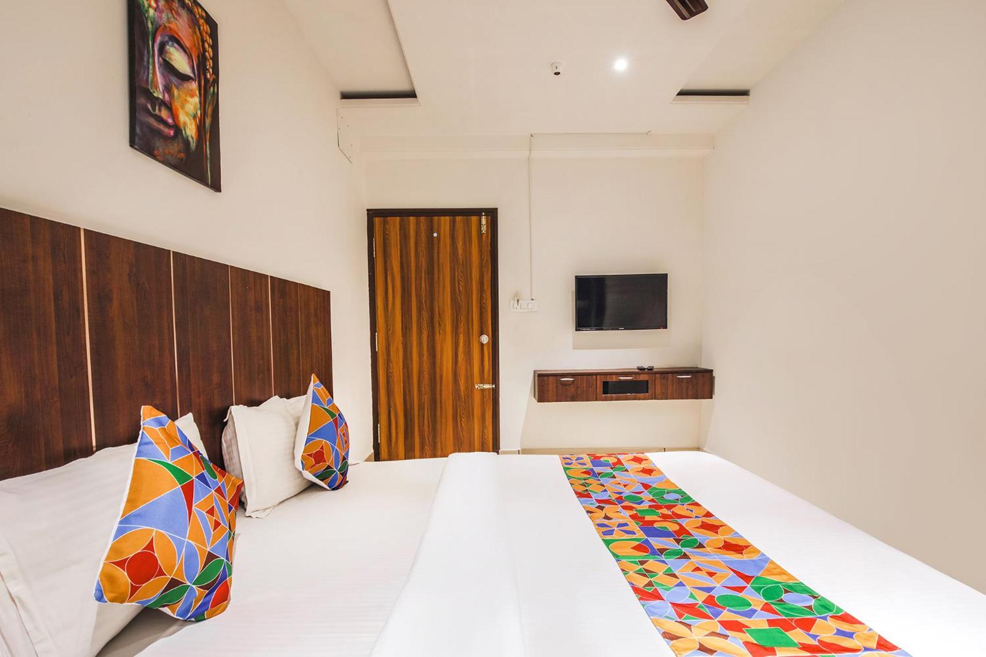Hotel Fabhotel Quince Elite