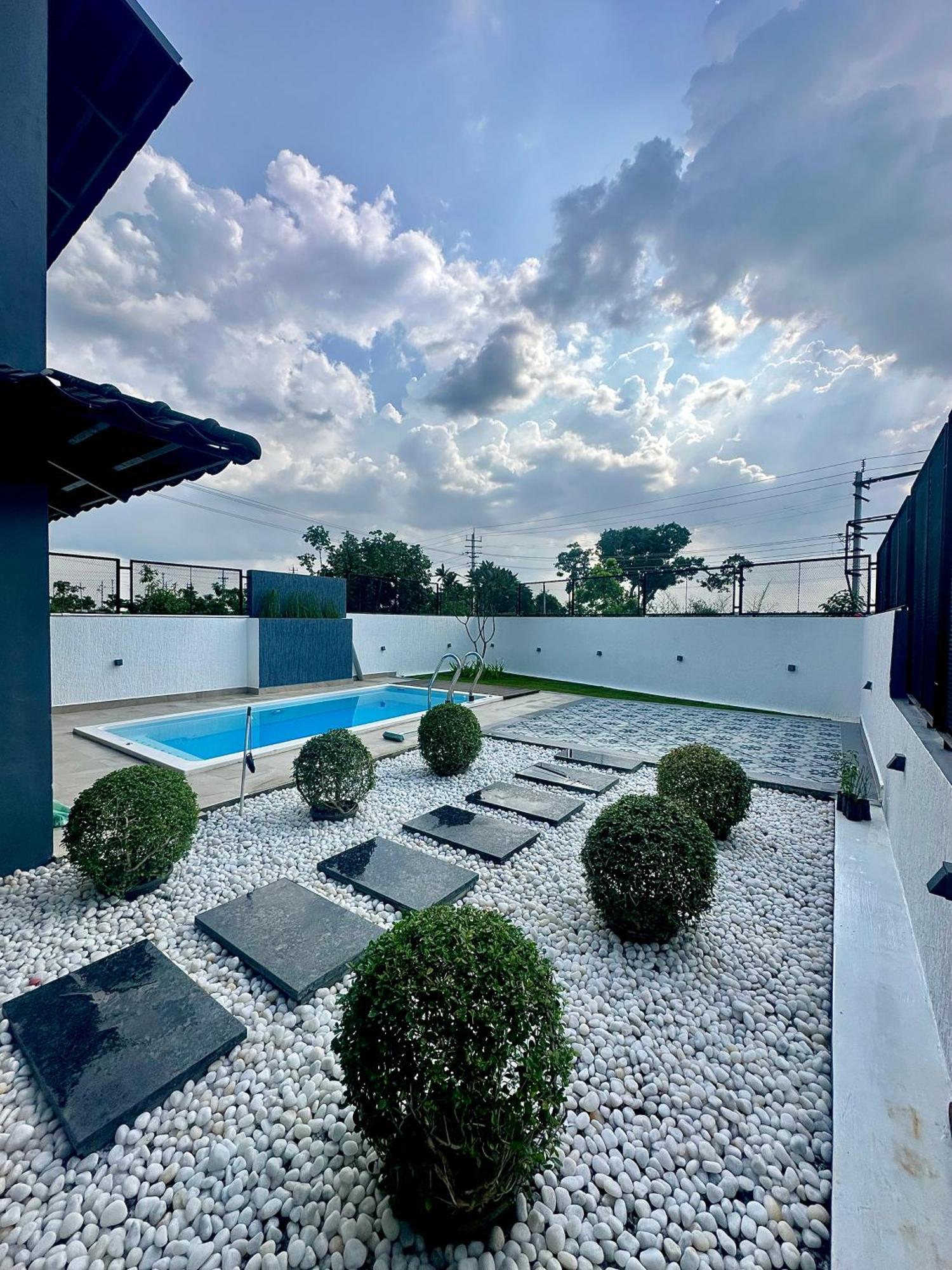 Villa Sunshine By Niranthara Mysore
