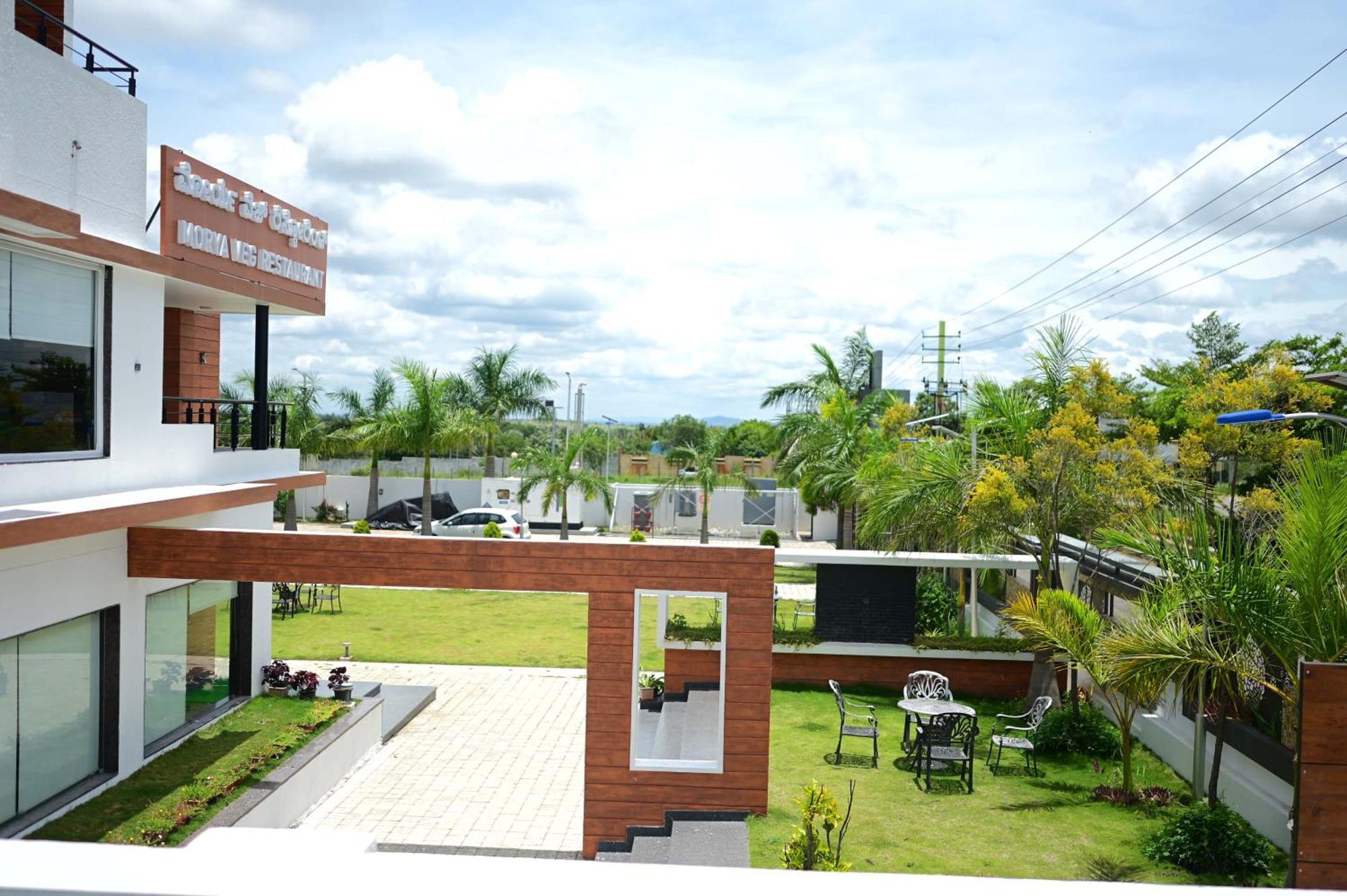 R R Residency Hotel *