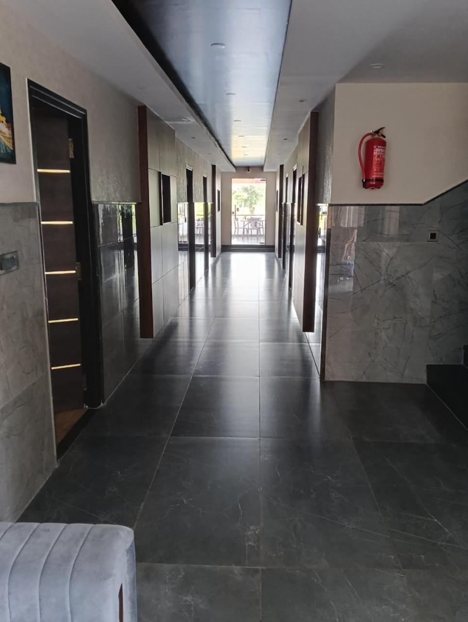 R R Residency Hotel