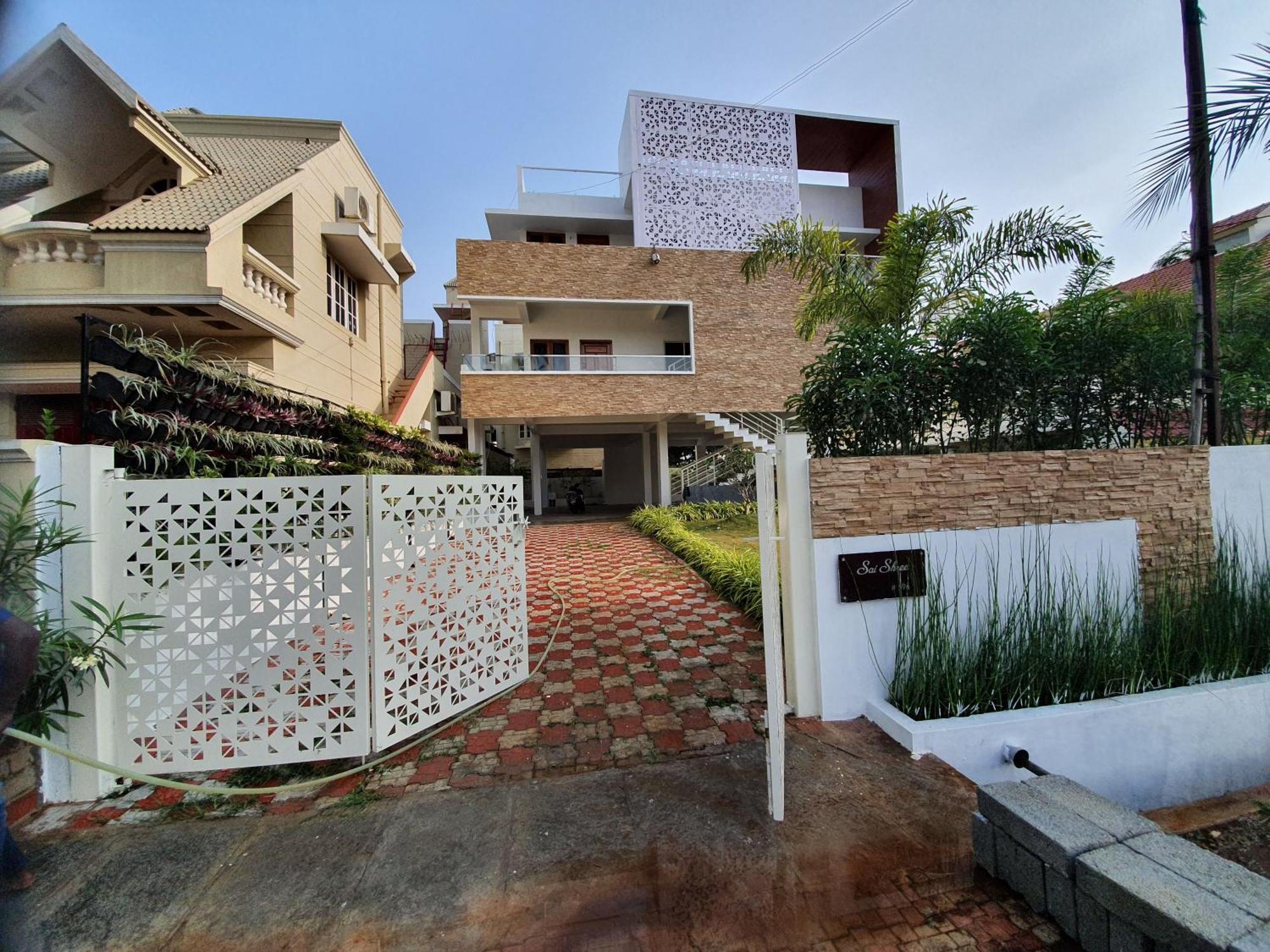 Apartment Luxury 3bhk Flat By Renton Comfort At Prime Location