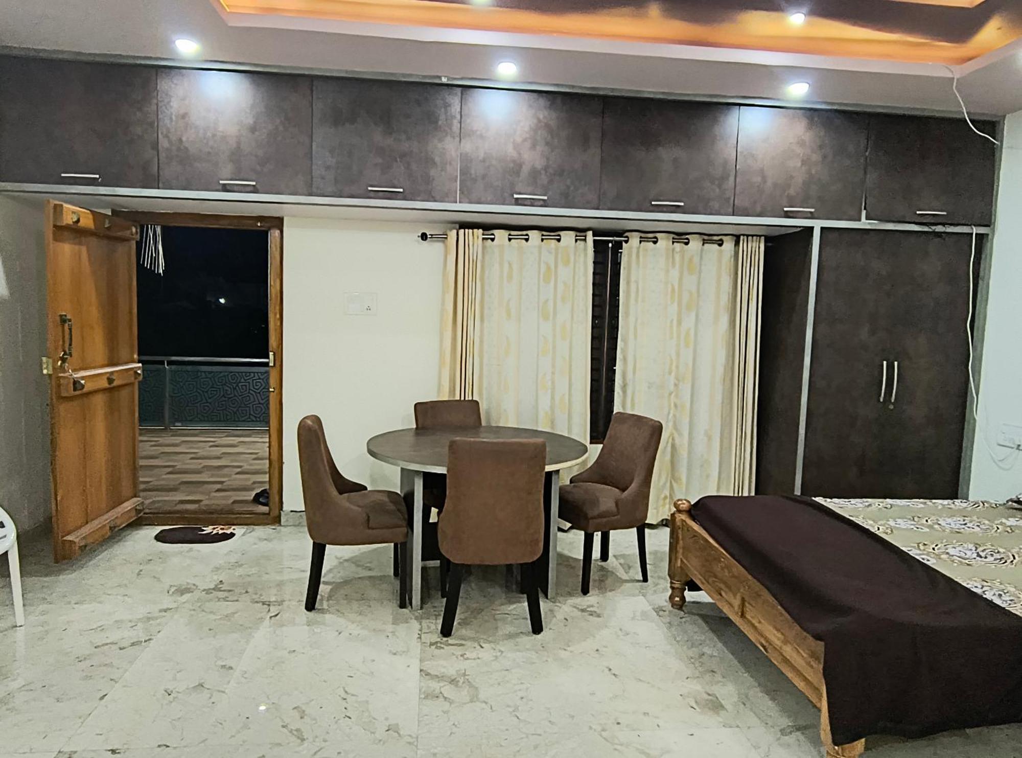 Villa Luxurious Farm House Bungalow Pool City Centre Mysore