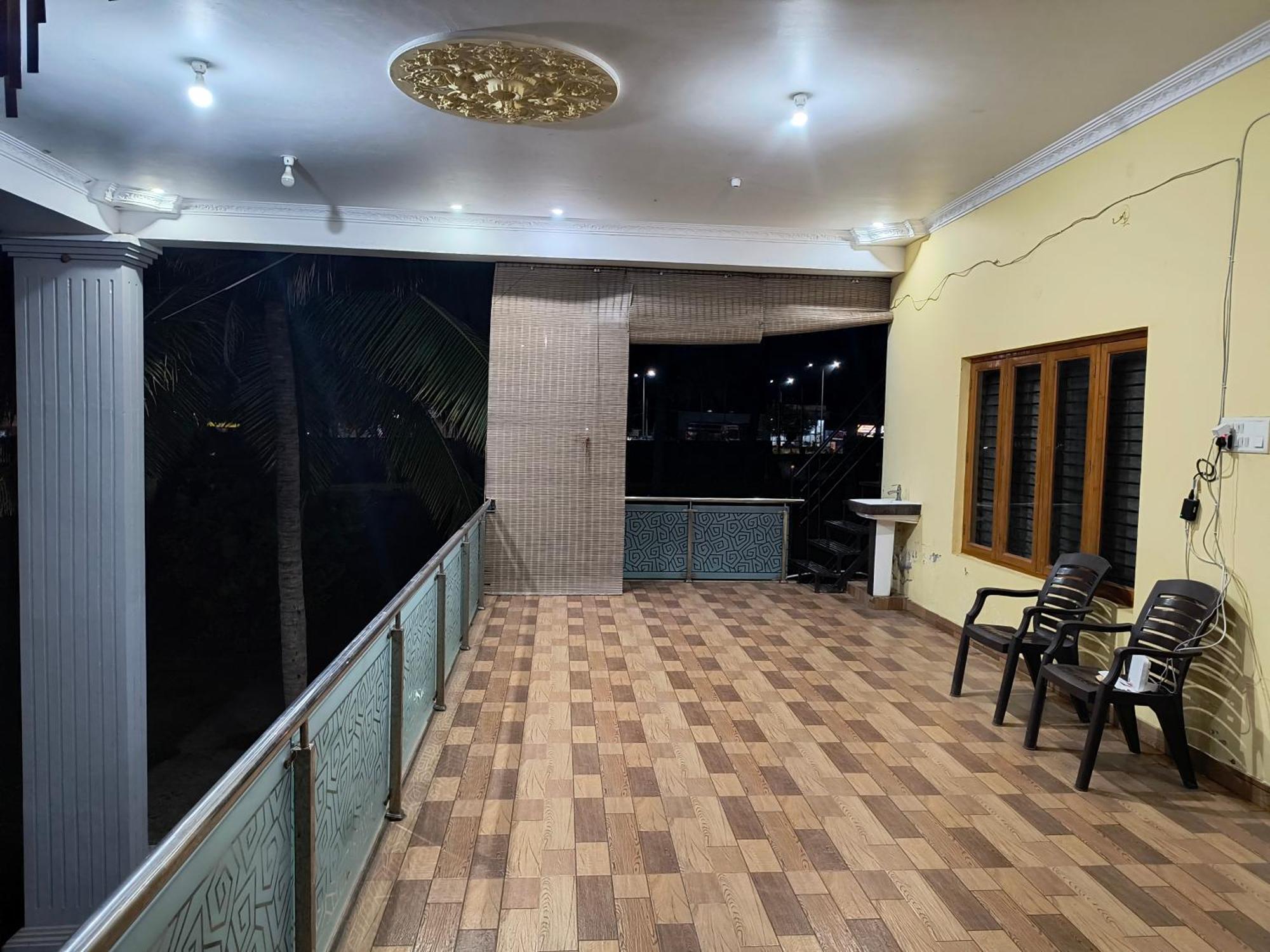 Villa Luxurious Farm House Bungalow Pool City Centre