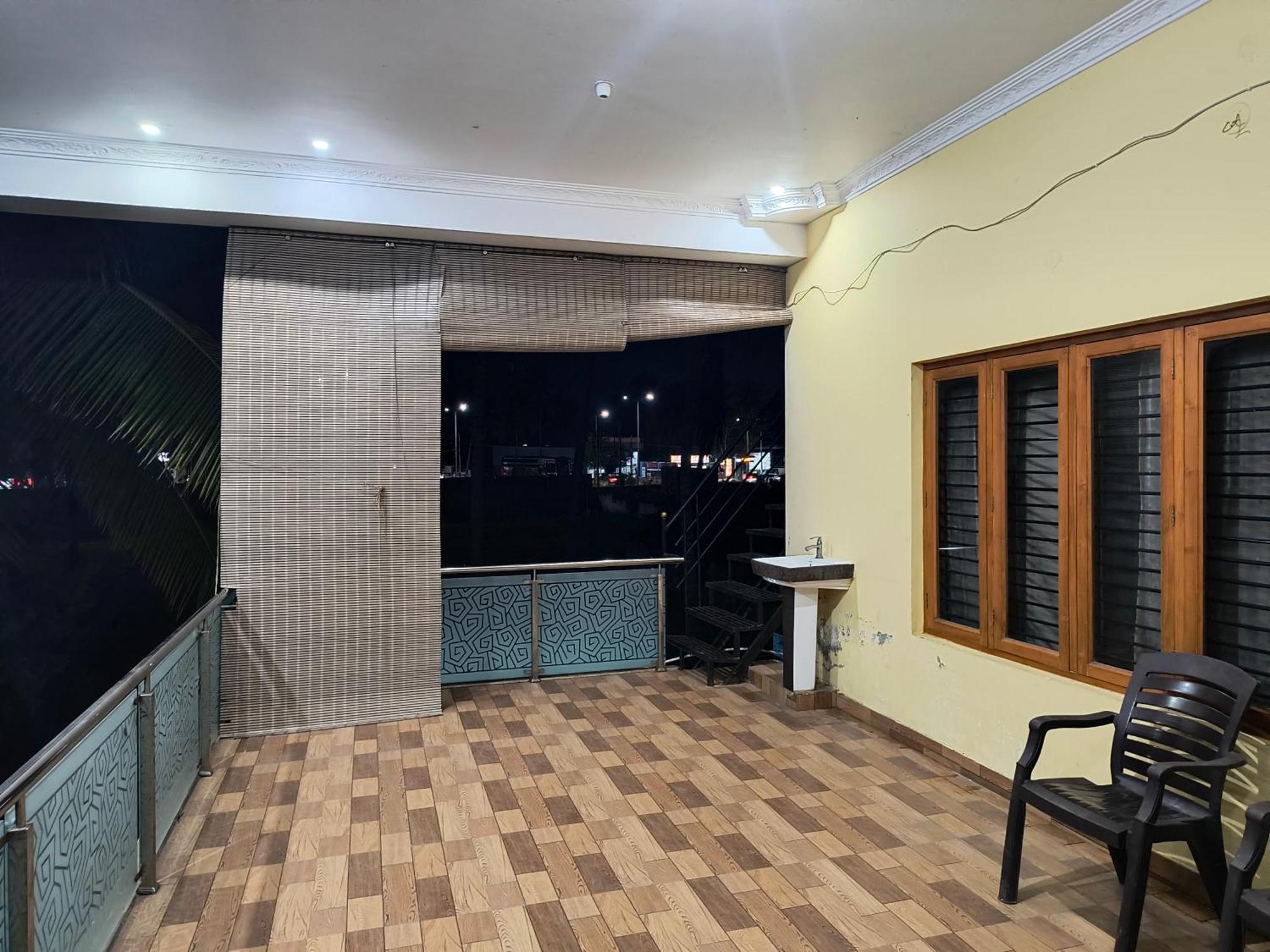 Luxurious Farm House Bungalow Pool City Centre Villa *