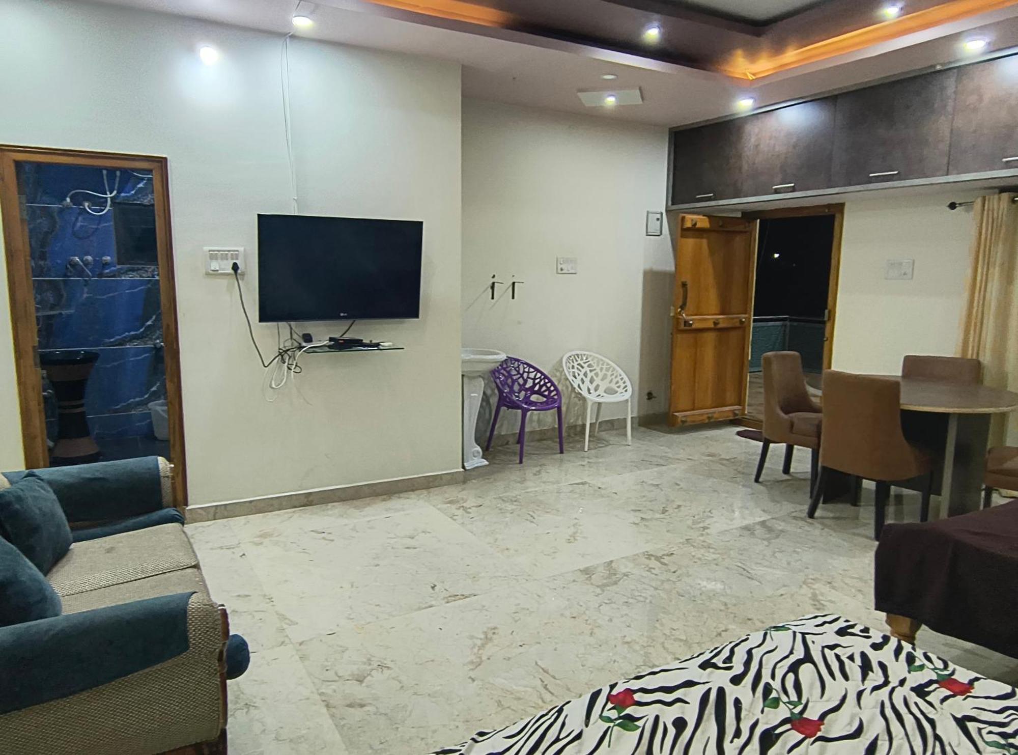 Villa Luxurious Farm House Bungalow Pool City Centre