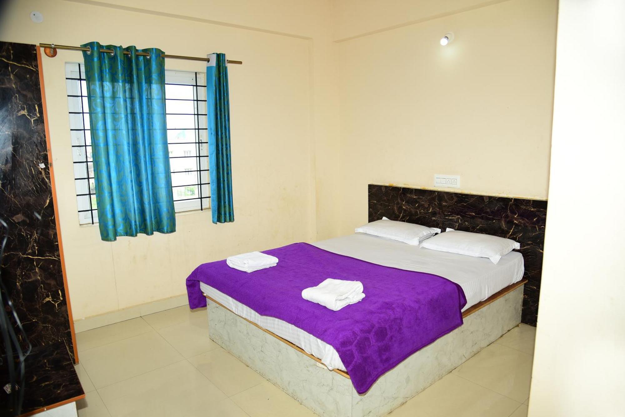 Royal Guest house *