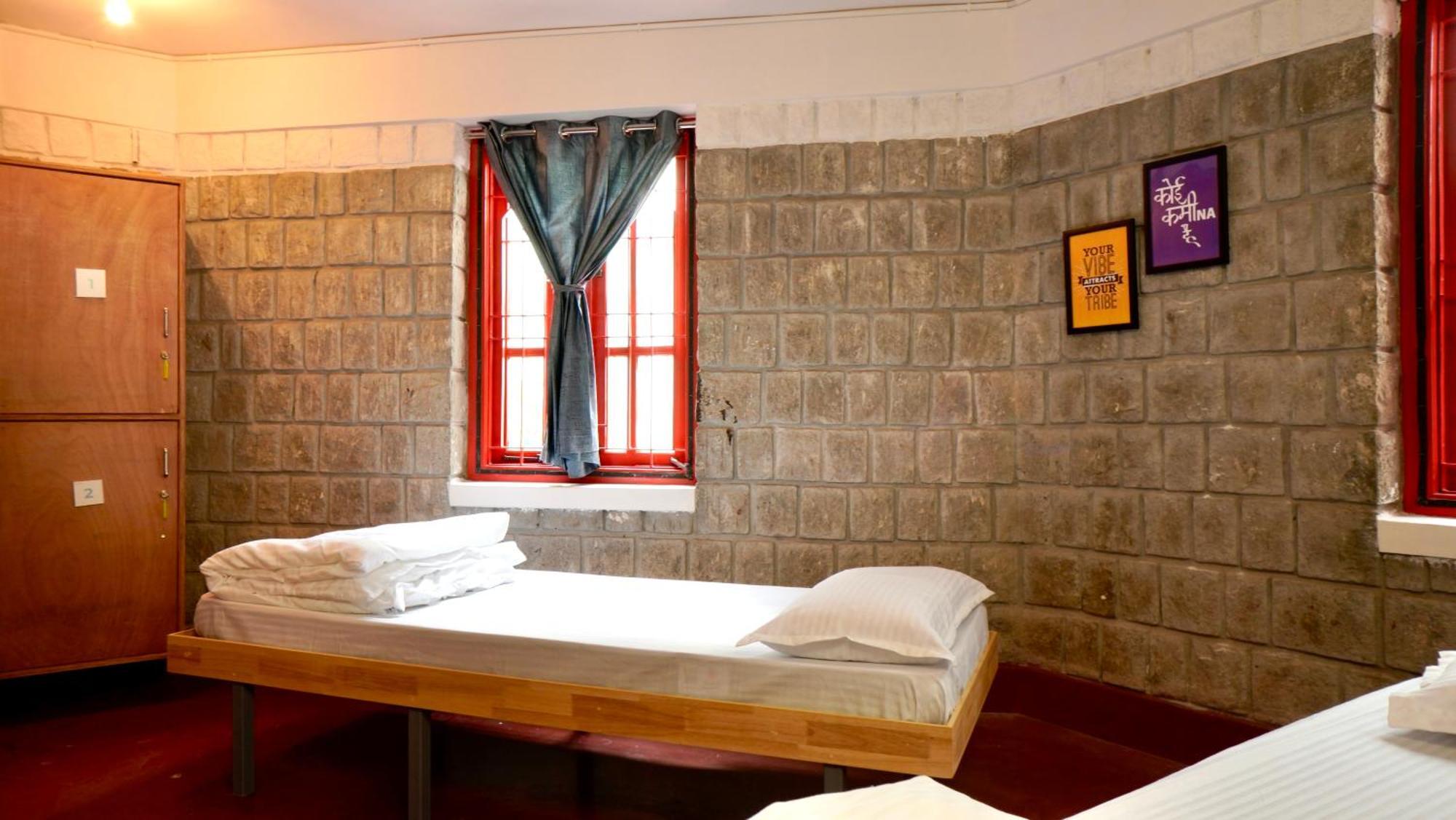 Roambay - Gokulam Hostel *