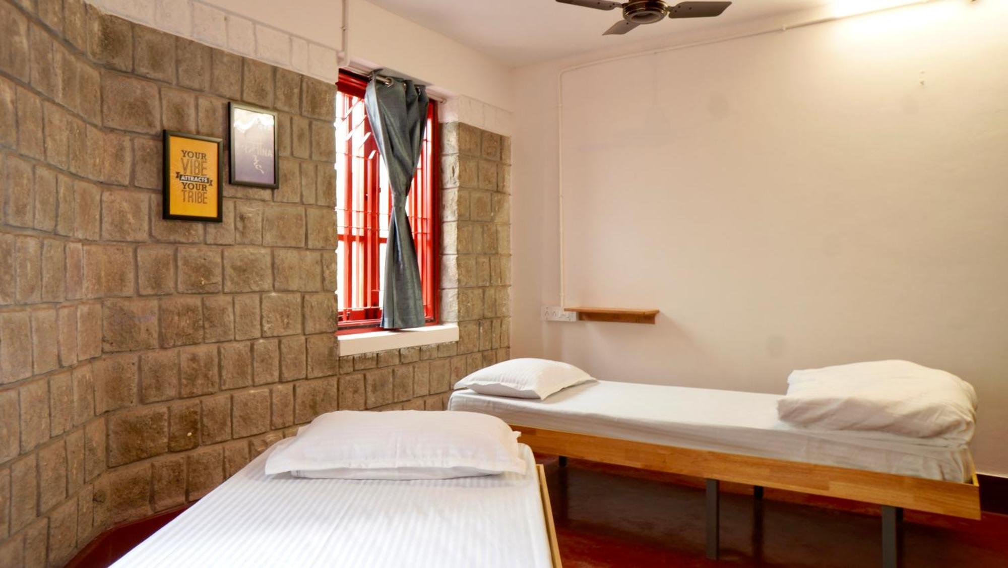 Roambay - Gokulam Hostel *