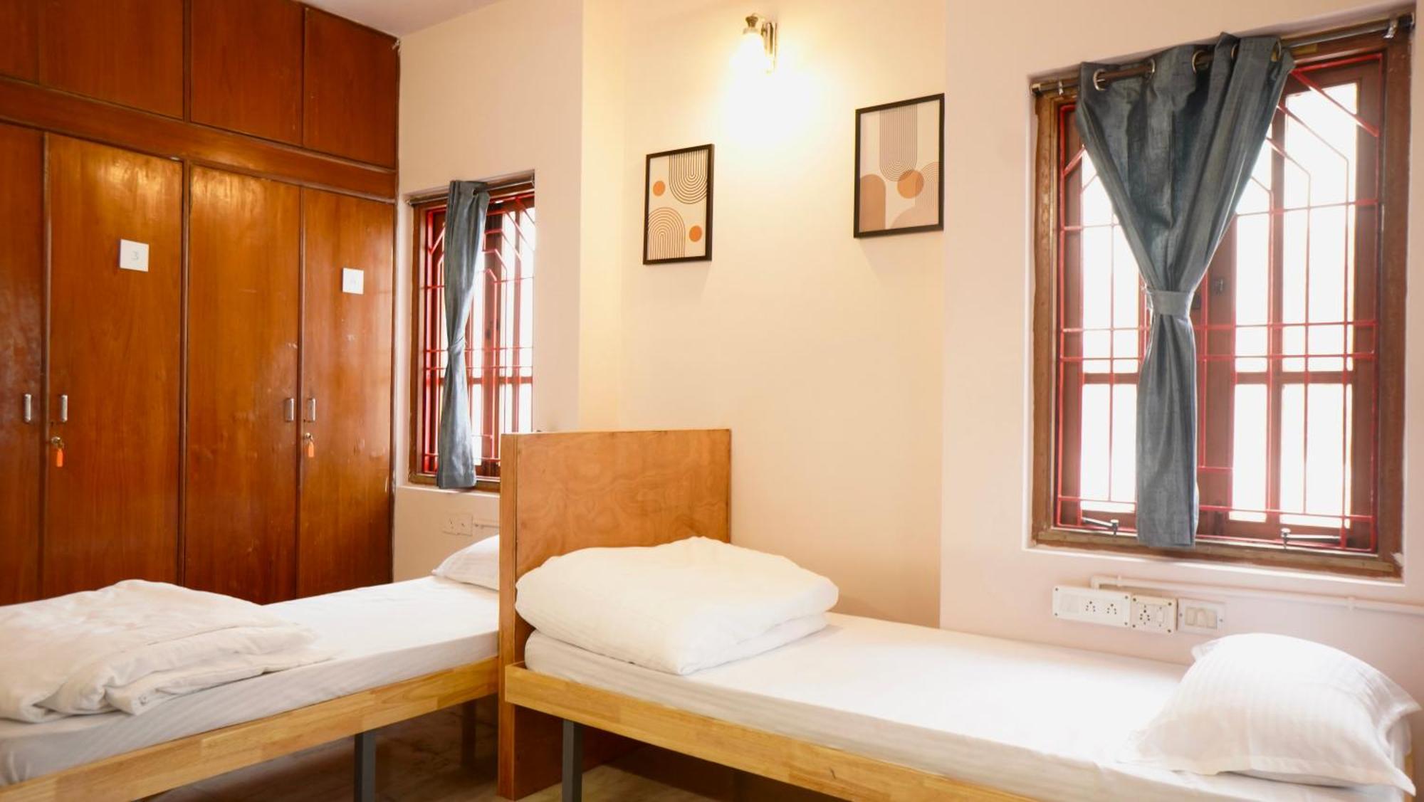 Roambay - Gokulam Hostel
