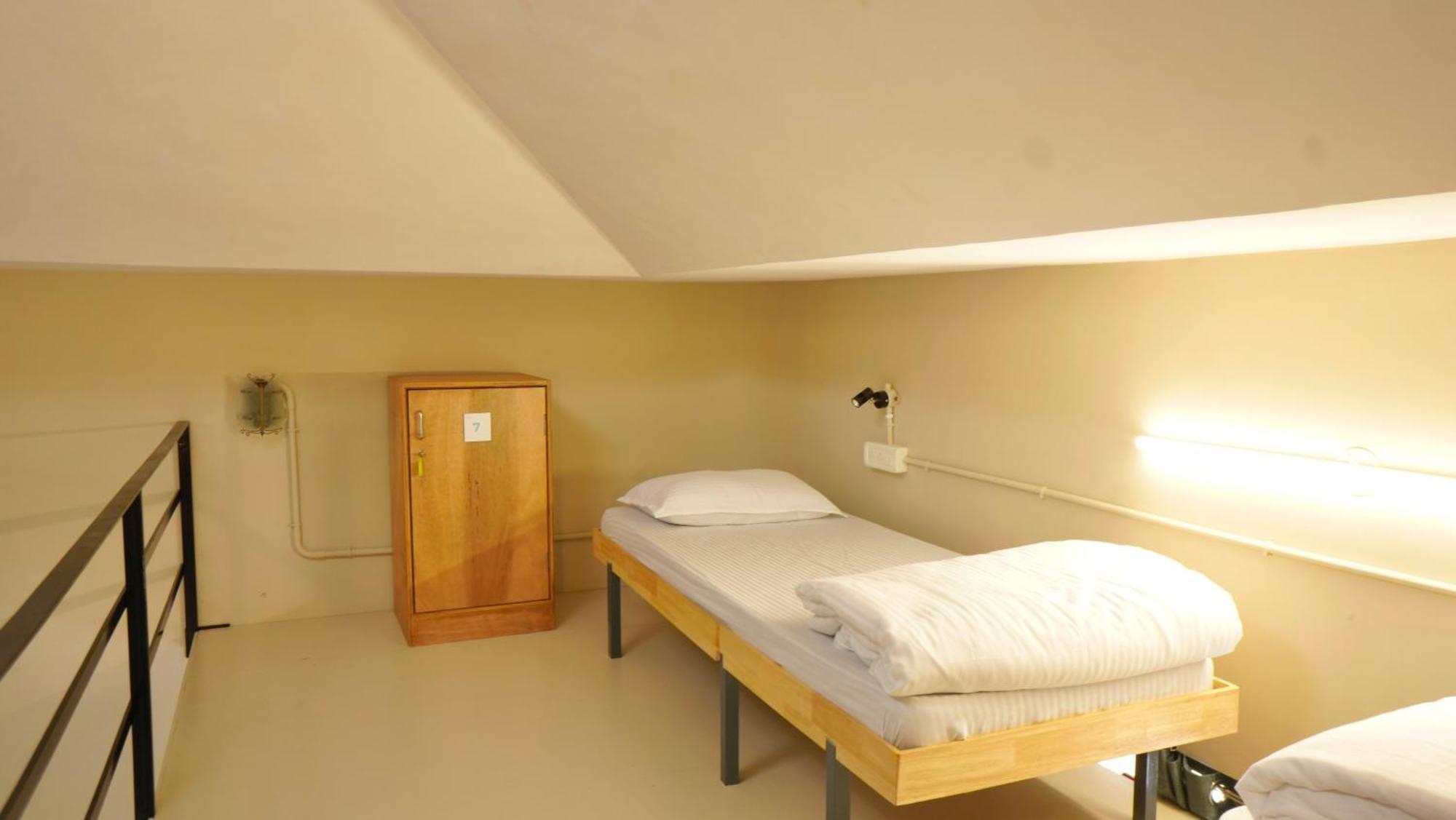 Roambay - Gokulam Hostel *
