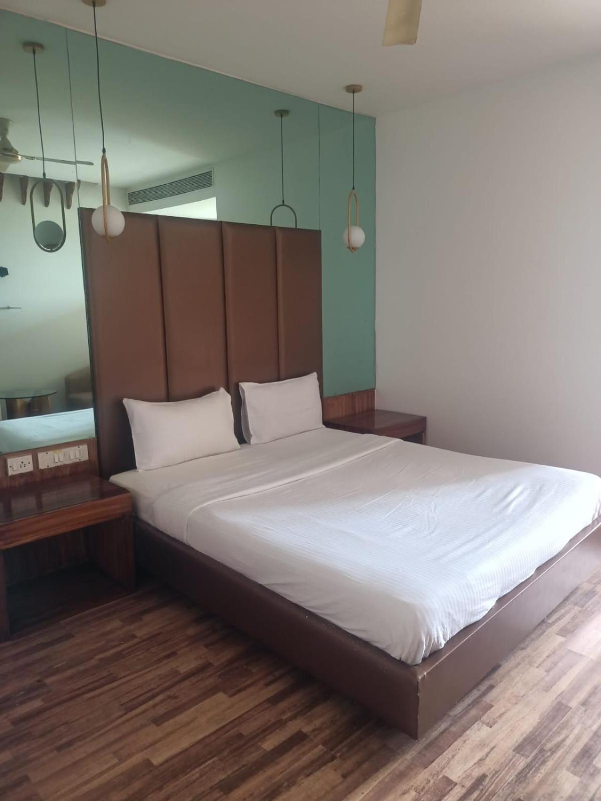 Purple Hotel 3*