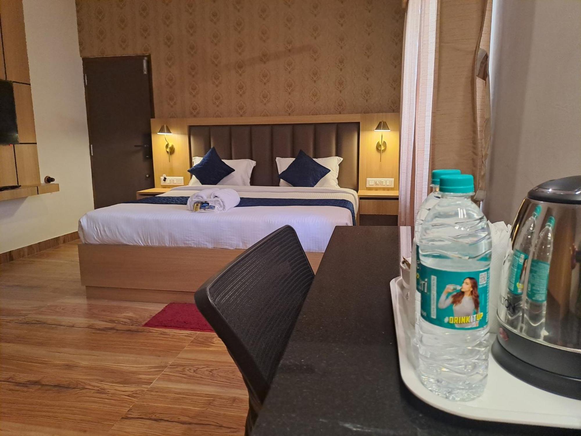 Sky Hotel 2*
