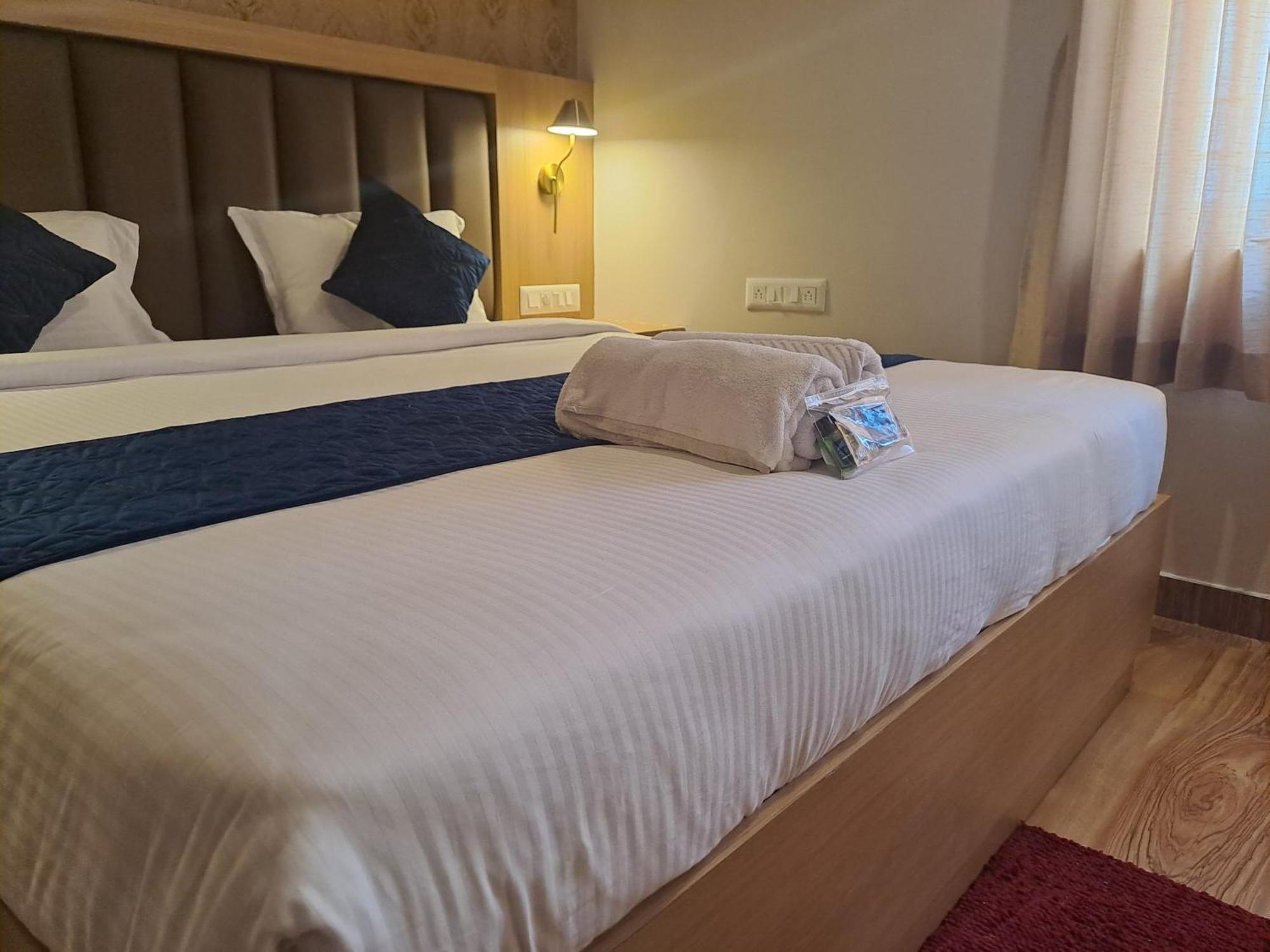 Sky Hotel 2*