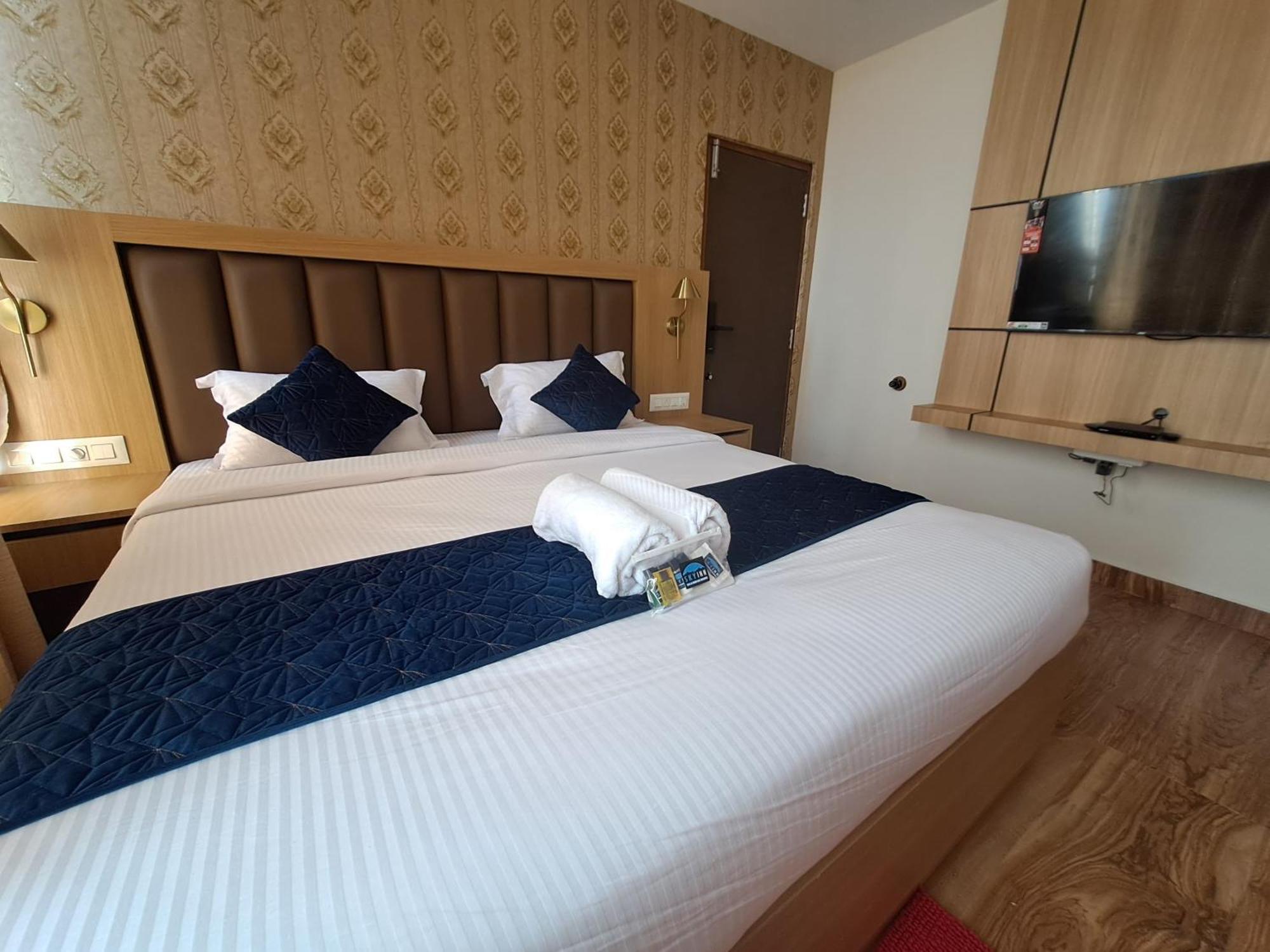 Sky Hotel Mysore