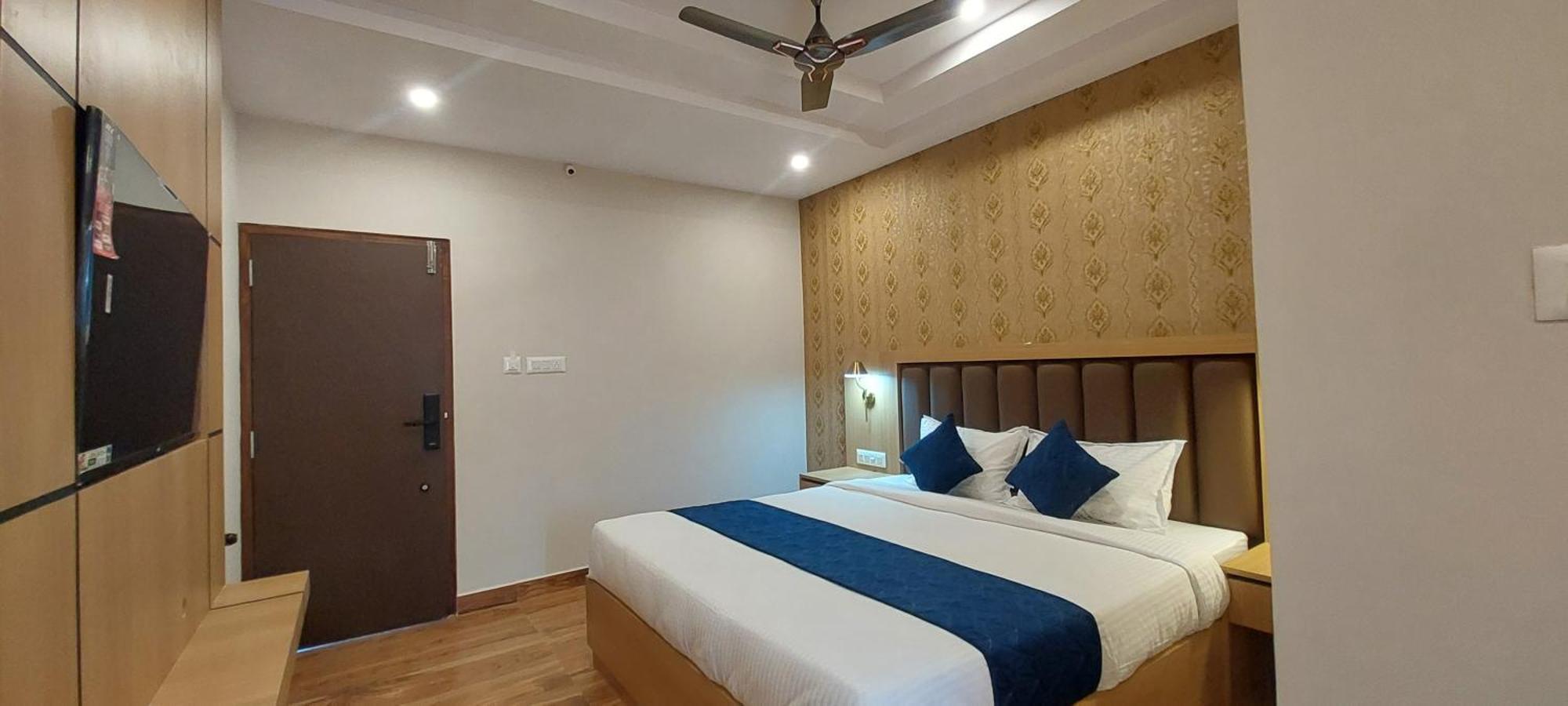 Sky Hotel Mysore