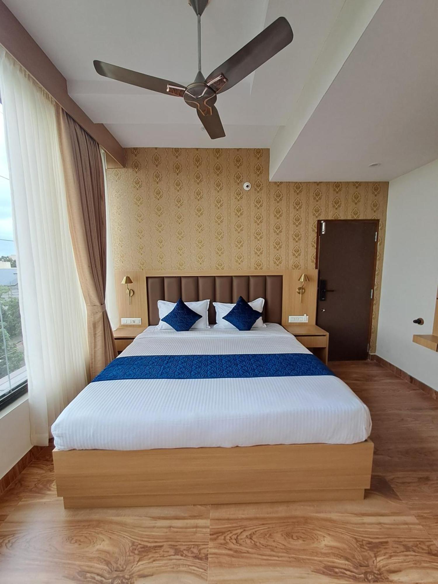 Sky 2* Mysore