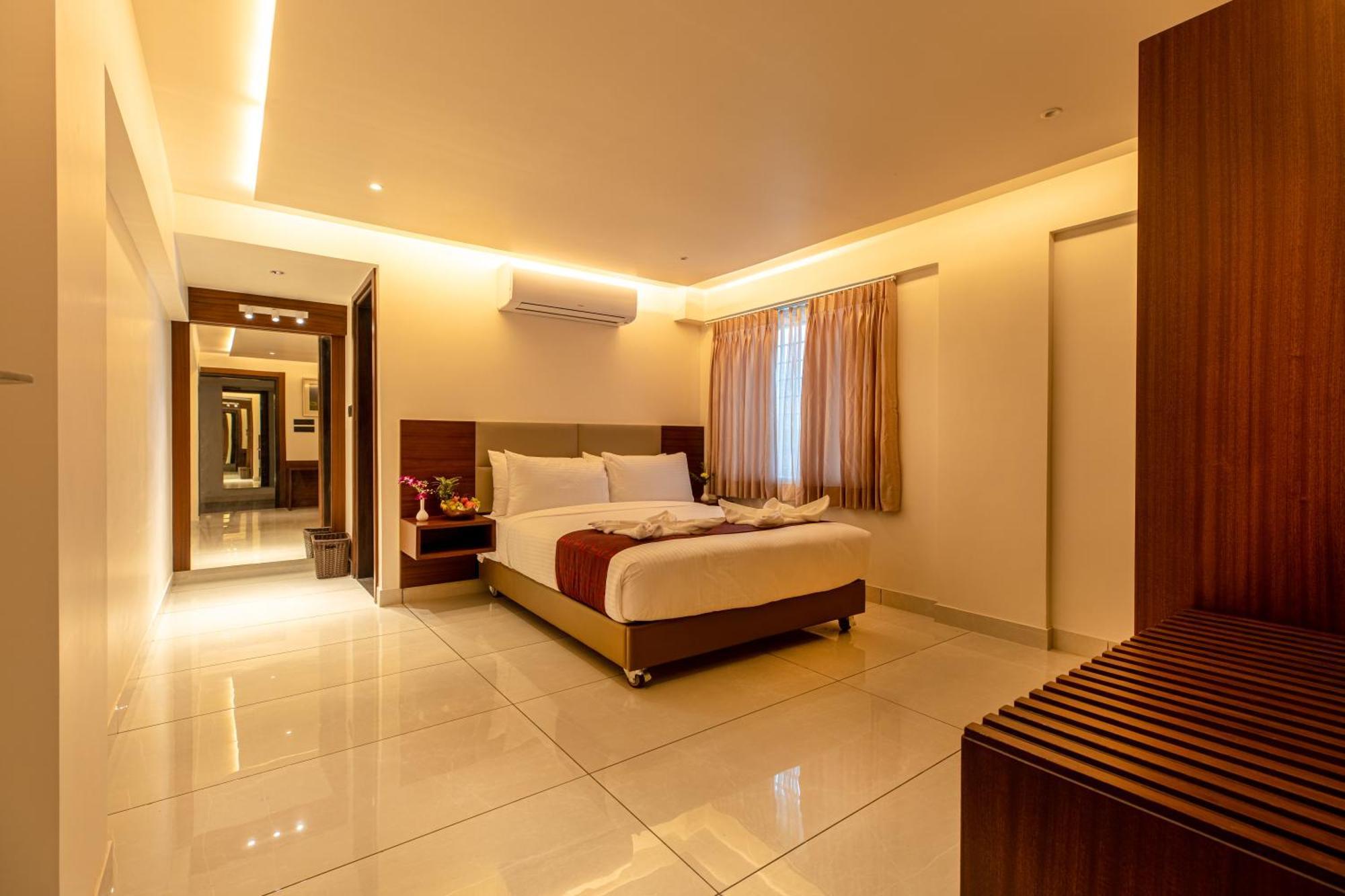 M Pro Palace - 12 Minutes To Palace Hotel Mysore