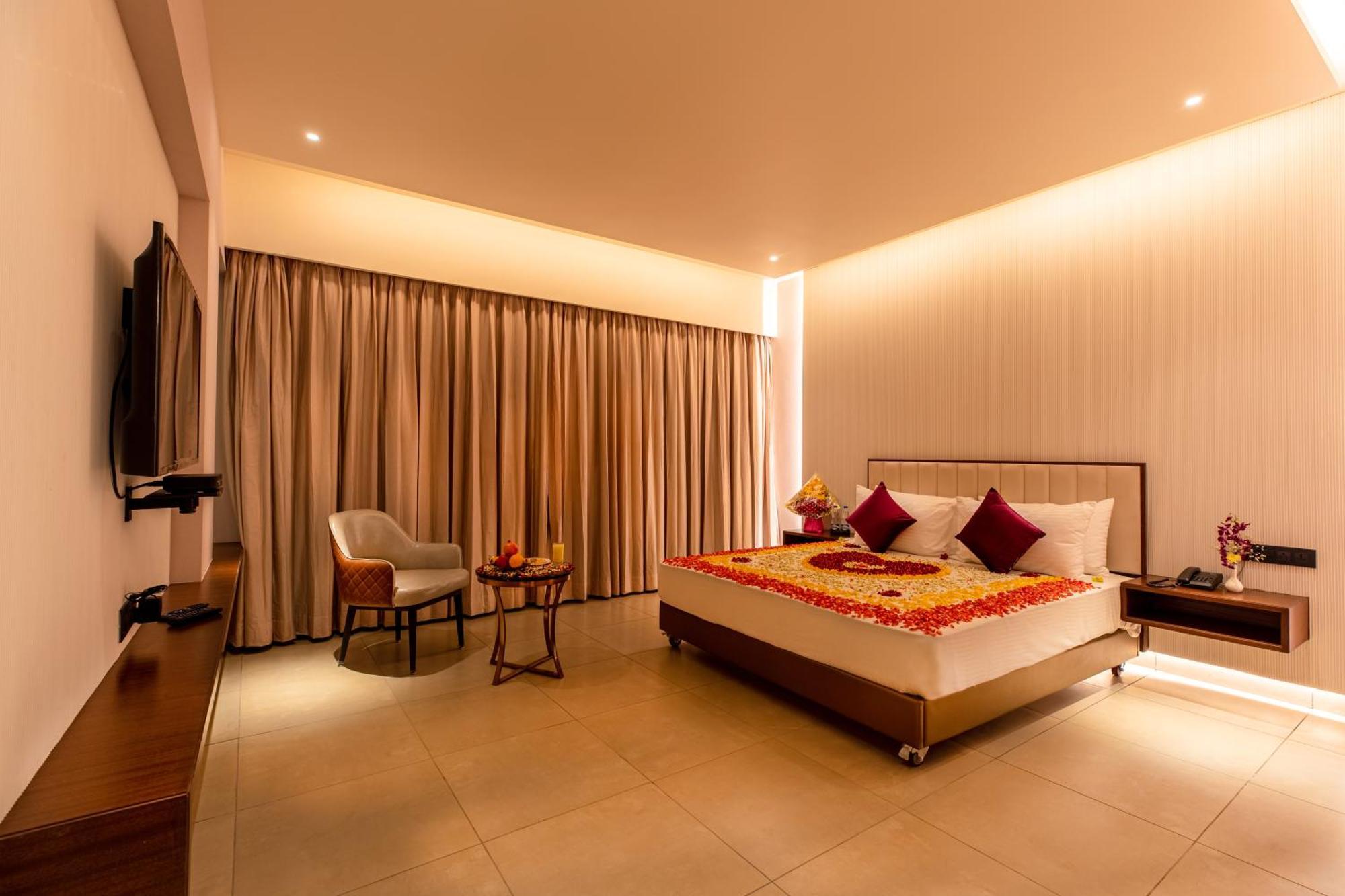 M Pro Palace - 12 Minutes To Palace 3*