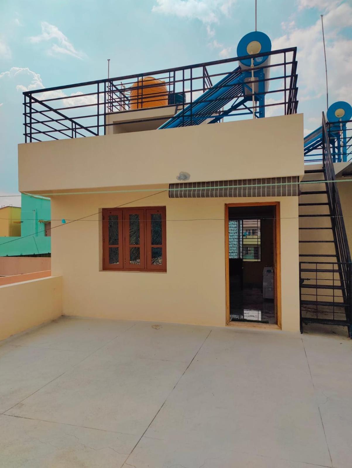 Savi Mane Apartment *