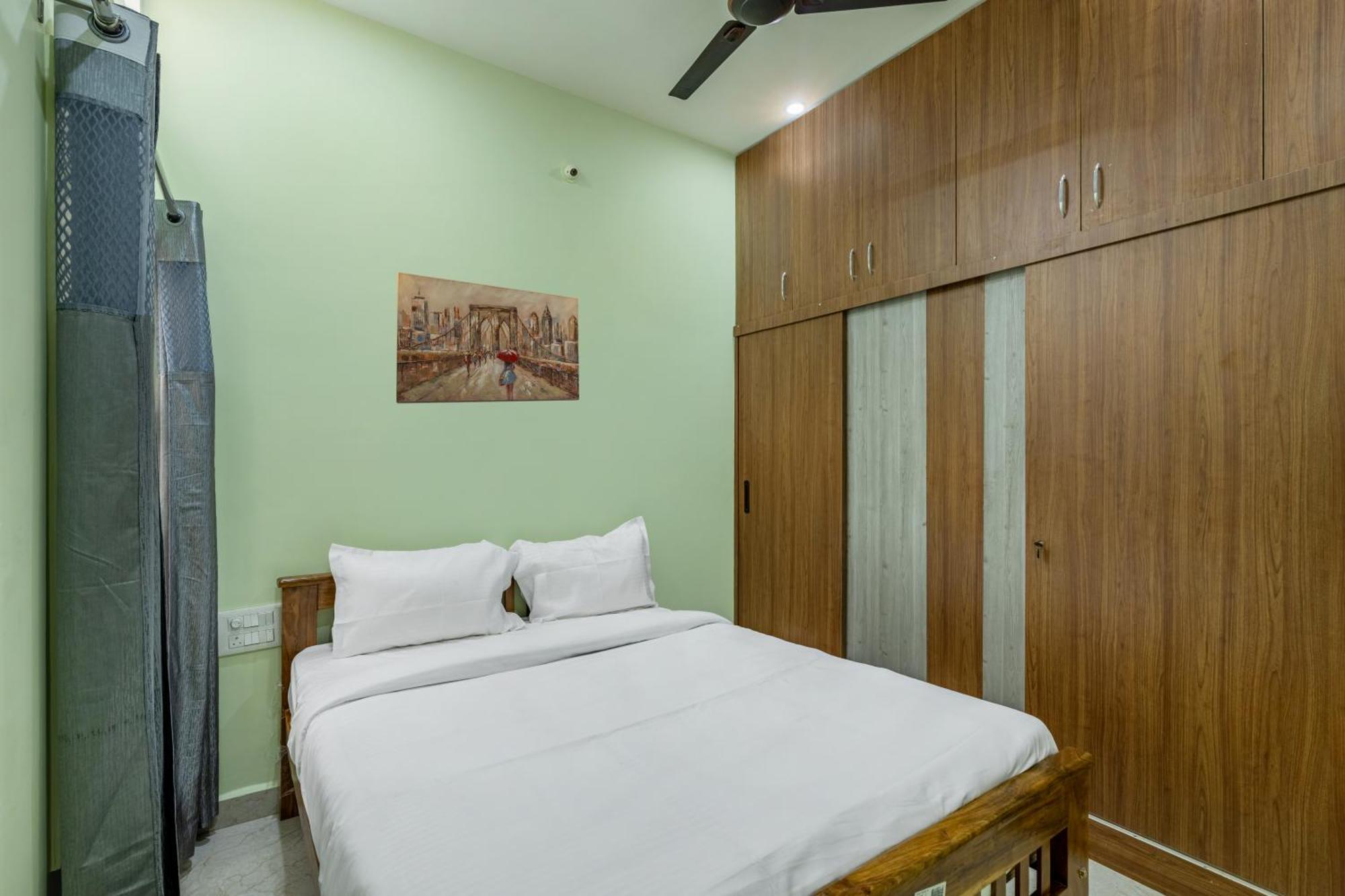 Brickmarks Service Hotel
