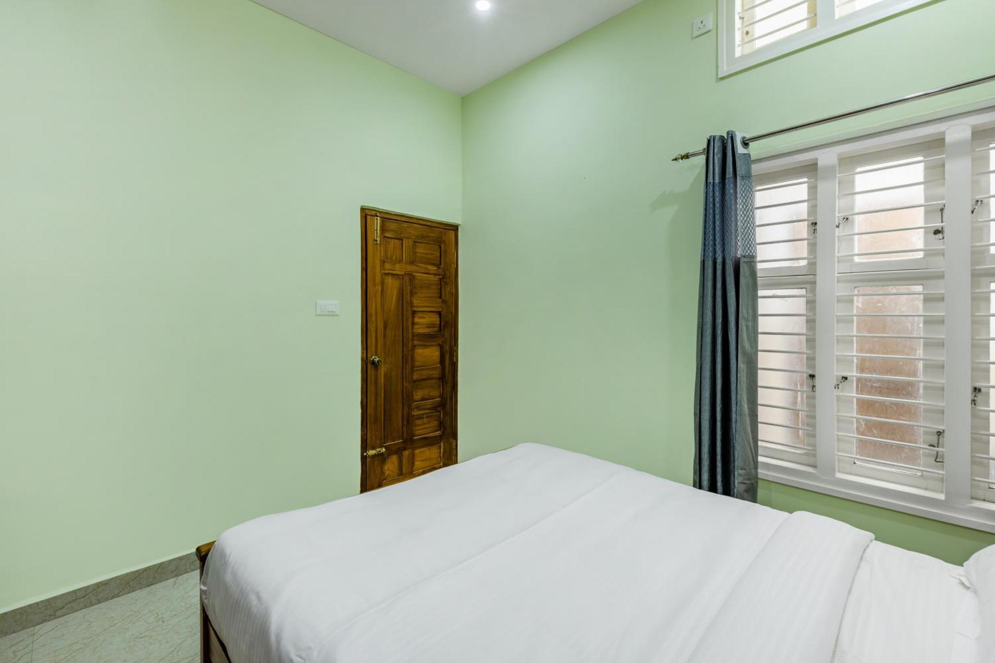 Hotel Brickmarks Service 3*