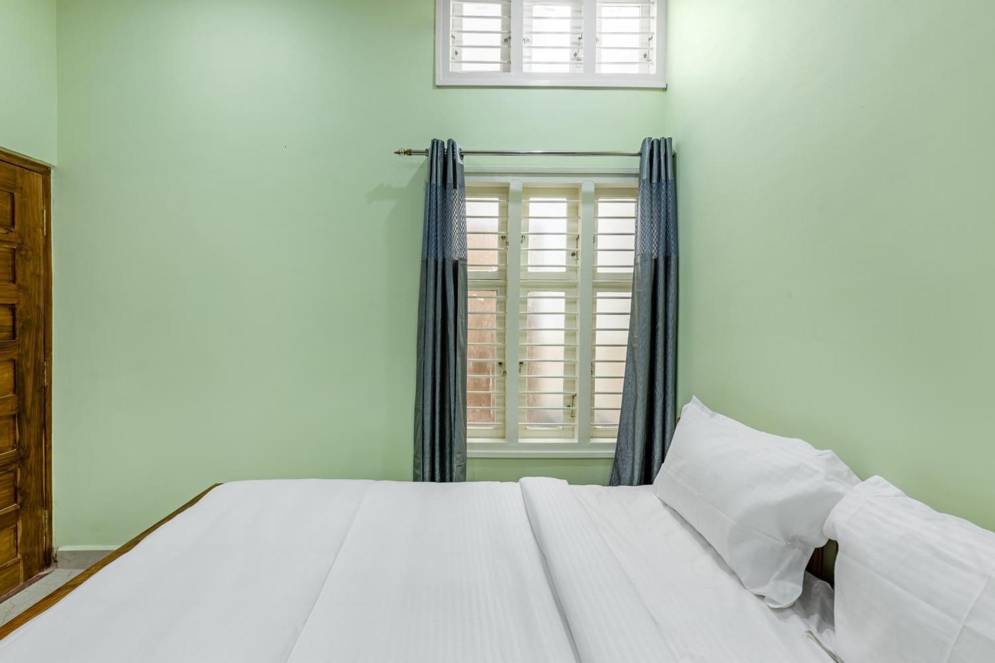 Brickmarks Service Hotel 3*