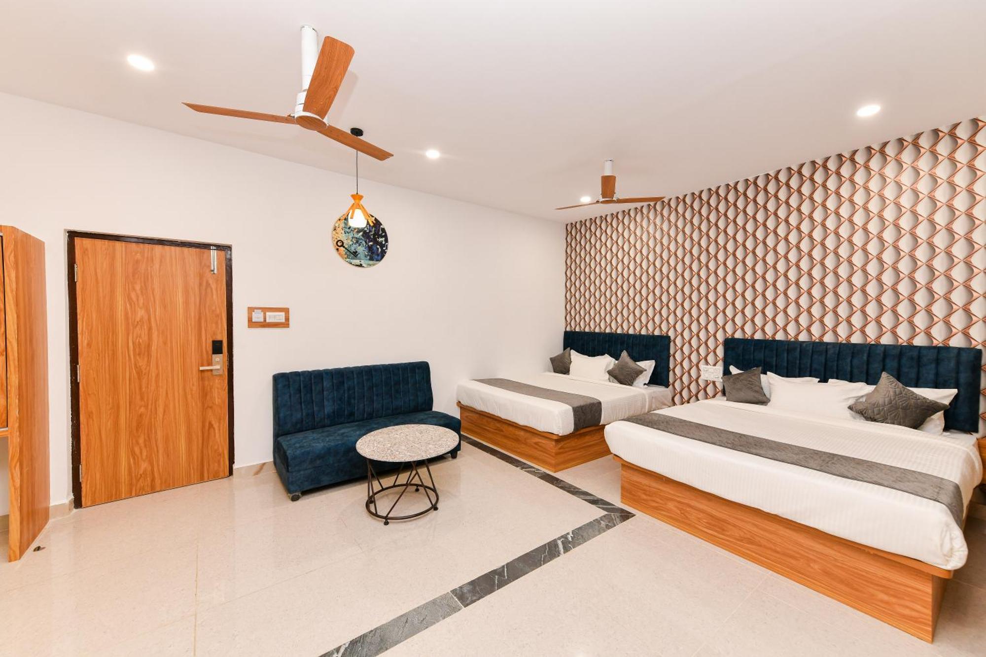 Shine International Hotel 3*