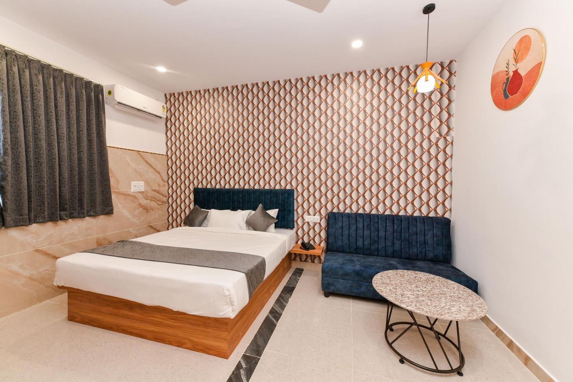 Shine International Hotel 3*