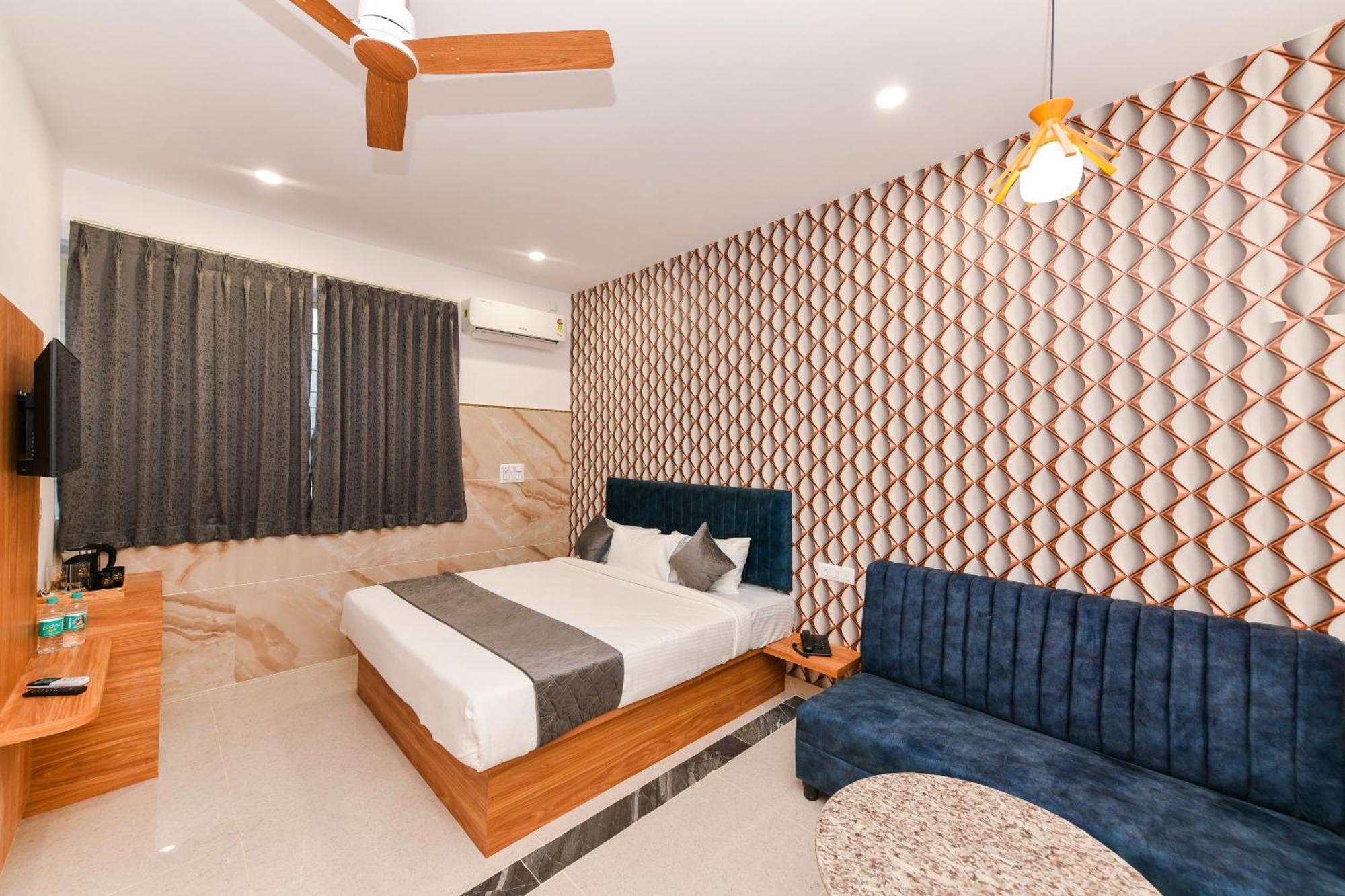 Shine International Hotel 3*