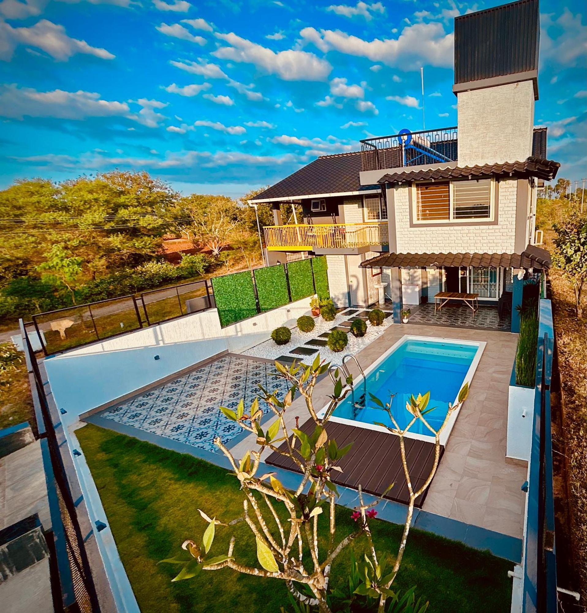Villa Sunshine By Niranthara *