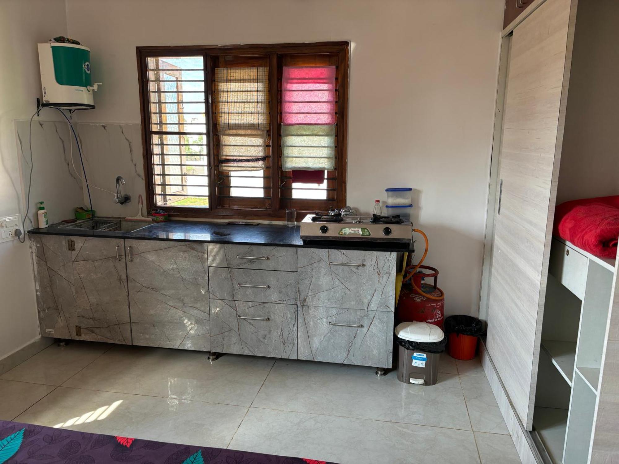Ideal For Decent Couples & Families Apartment *