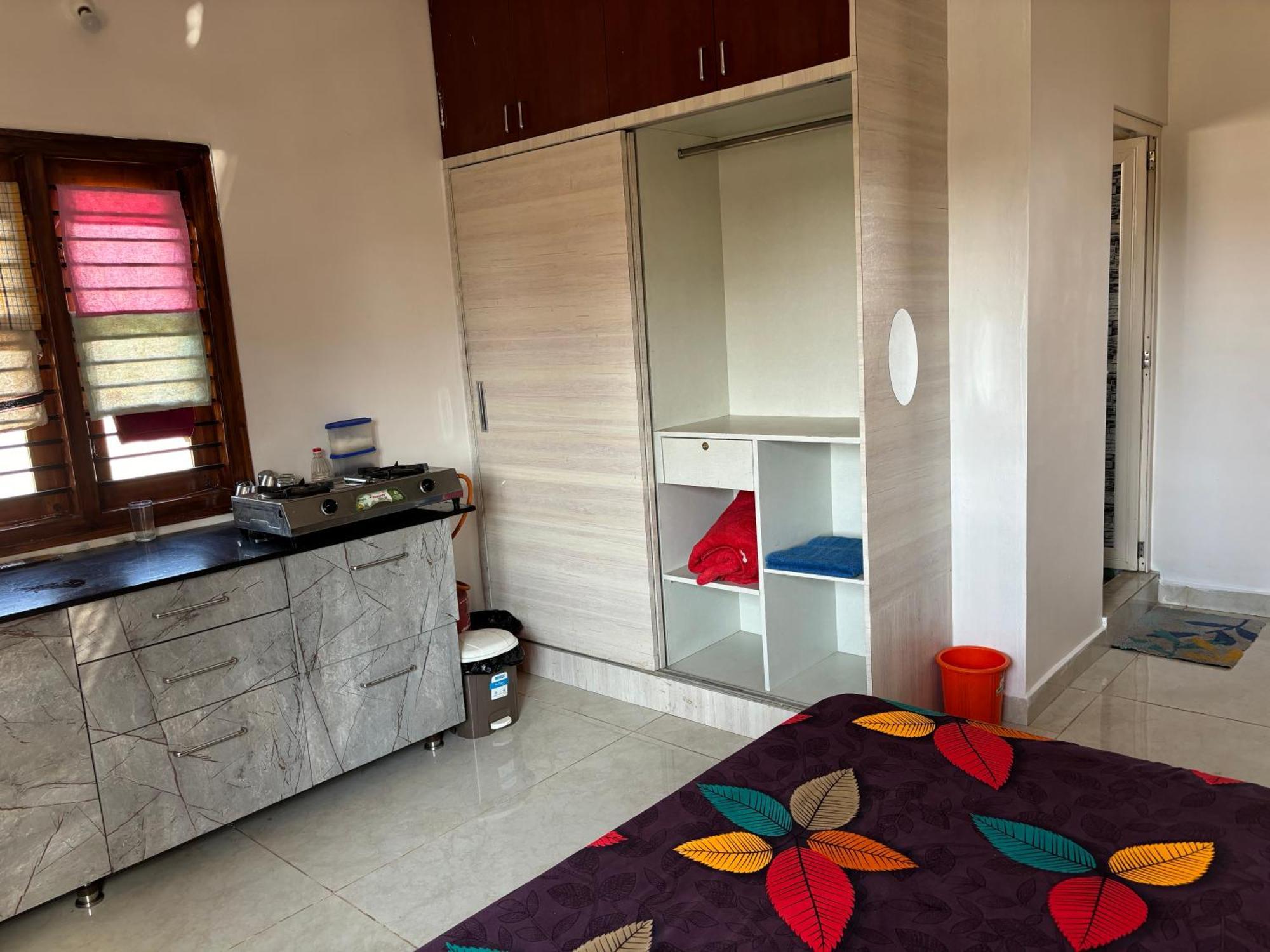 Ideal For Decent Couples & Families Mysore