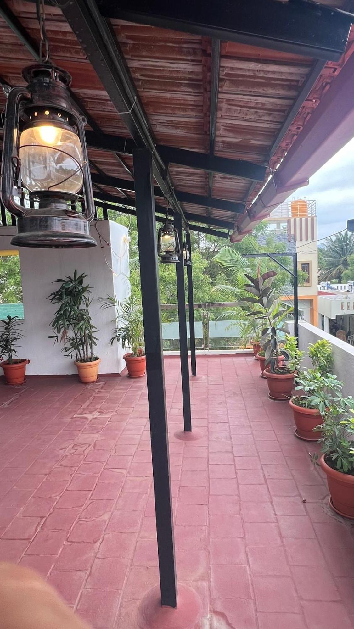 Villa Kings