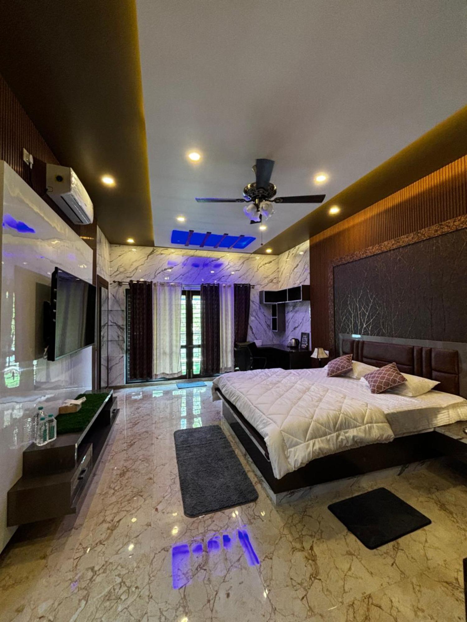 Kings Villa *