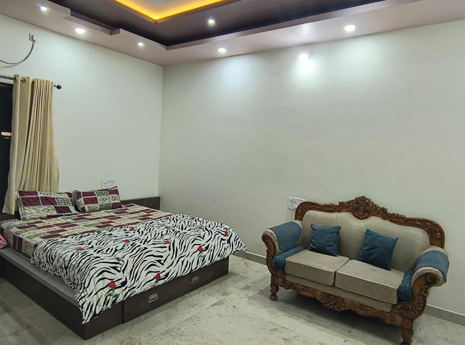 Bunglow With Pool * Mysore