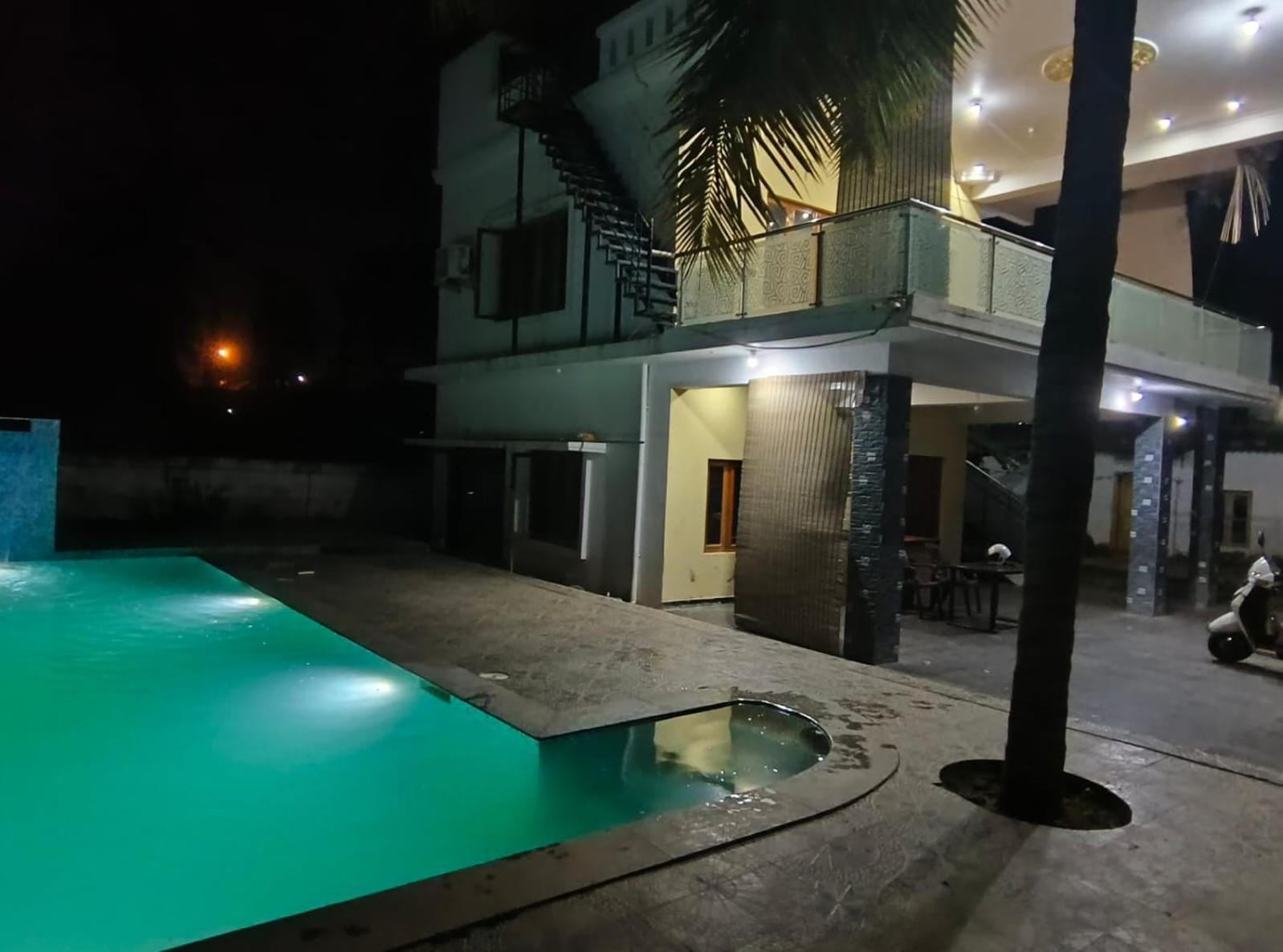 Bunglow With Pool * Mysore