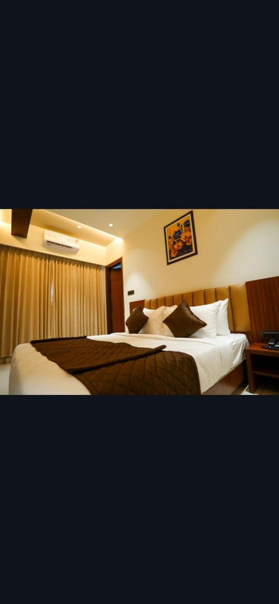Hotel Harigovindas Express