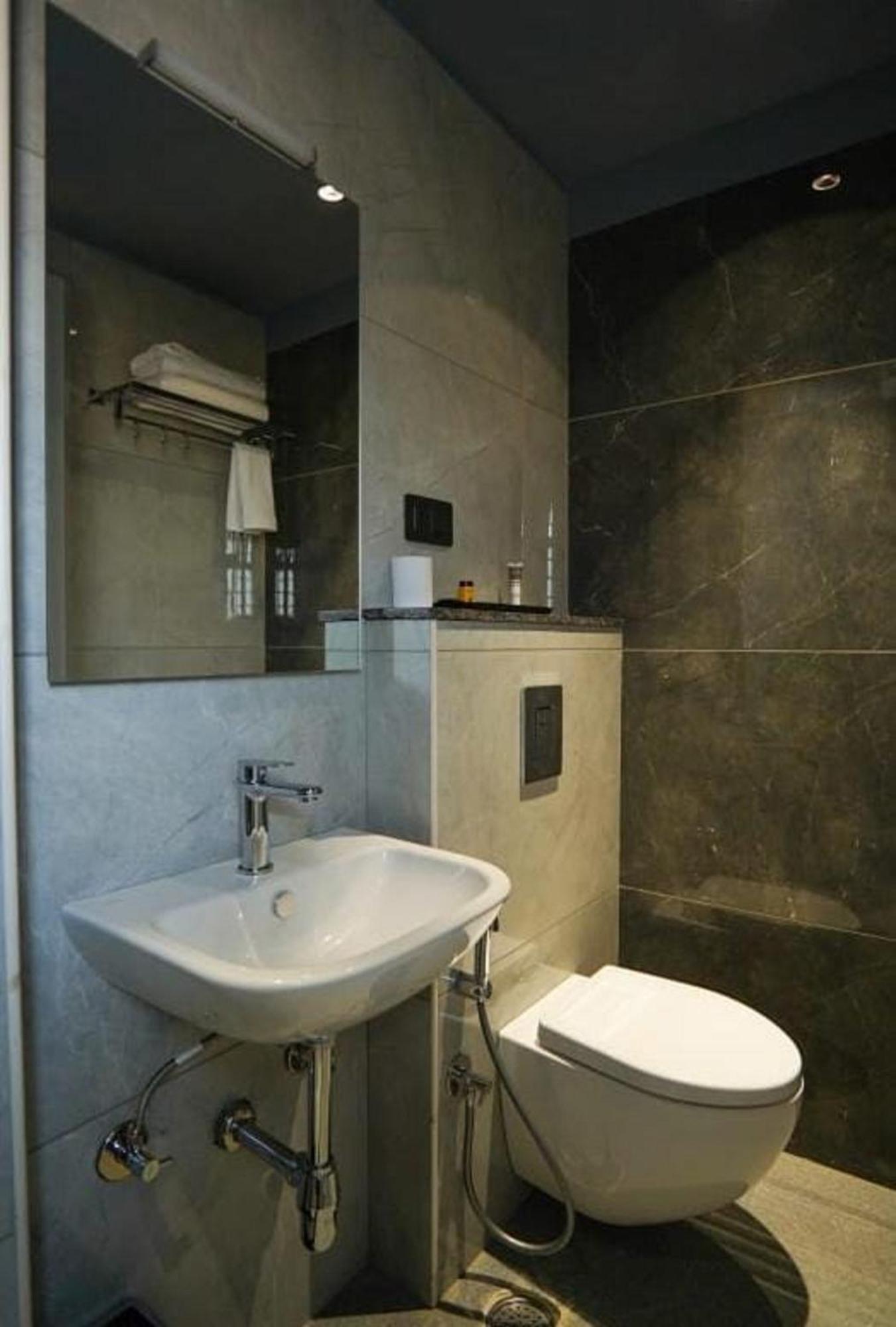 Hotel Harigovindas Express 3*