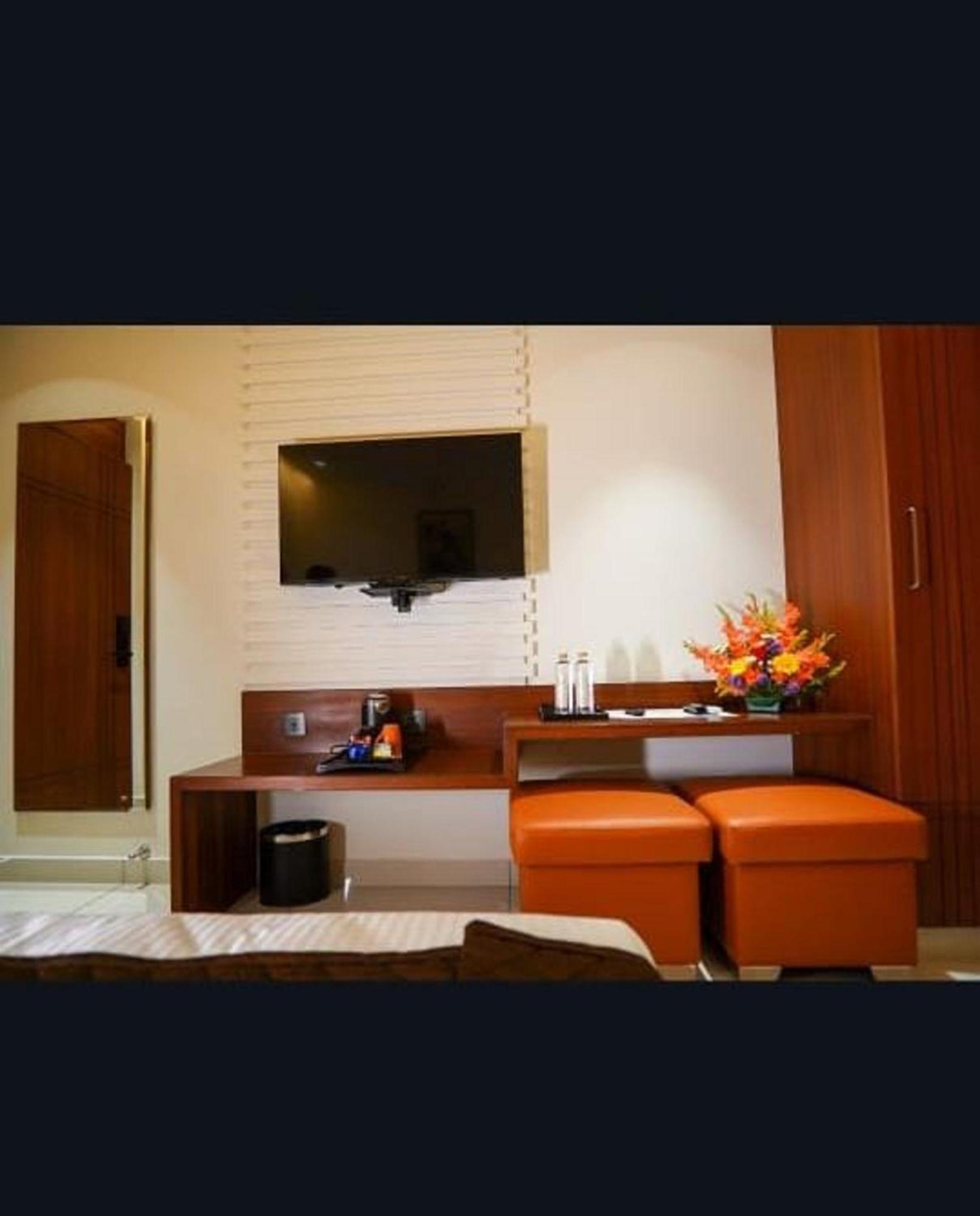 Harigovindas Express 3*