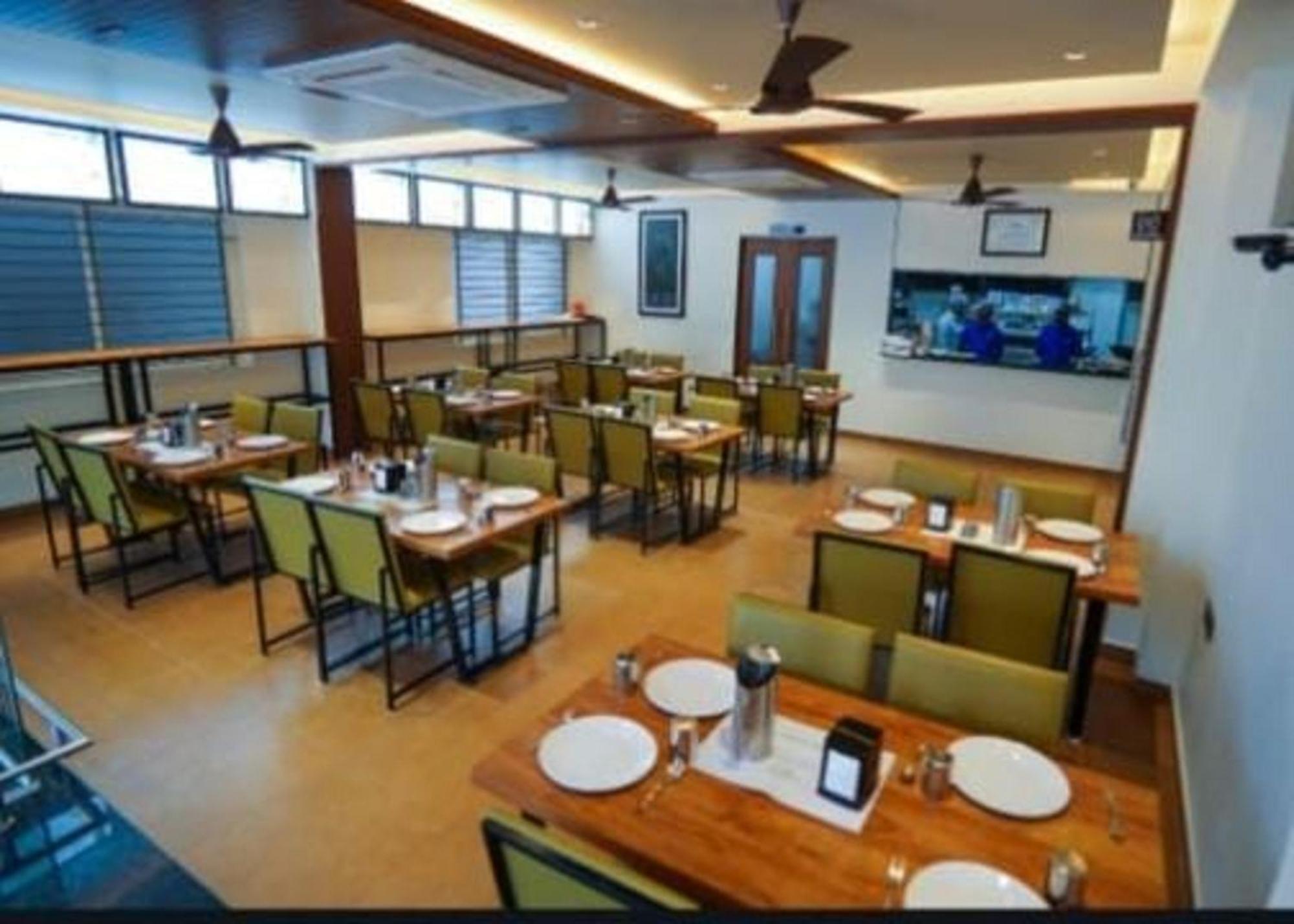 Harigovindas Express 3* Mysore