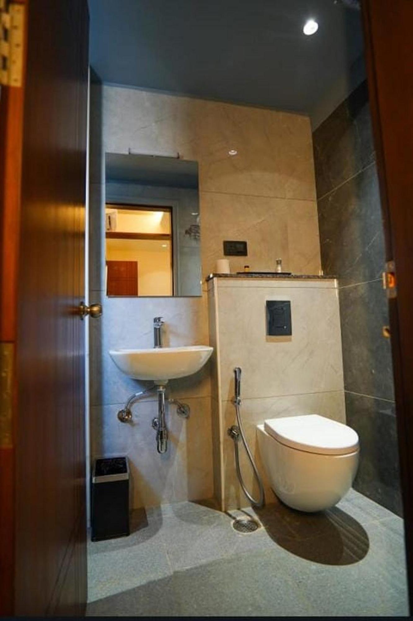Harigovindas Express Hotel 3*