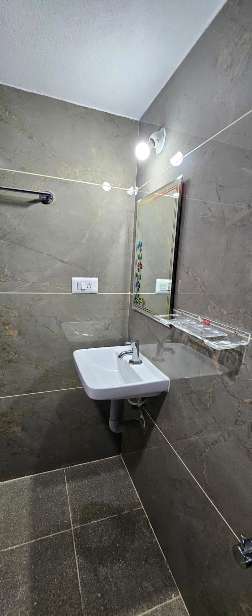 Krish Premium Service Apartment *