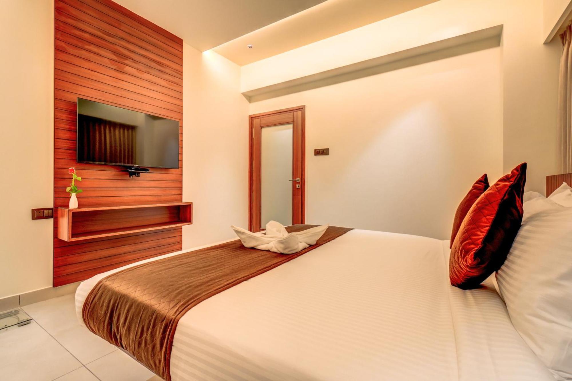 Hotel Hari Govindas - Explore The Heart Of