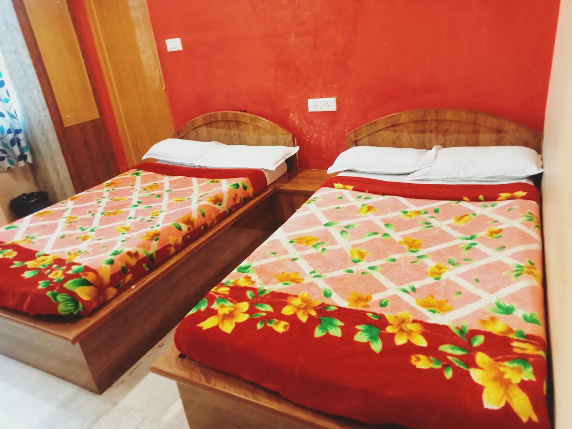 Sri Sapthagiri Comfort Lodge *