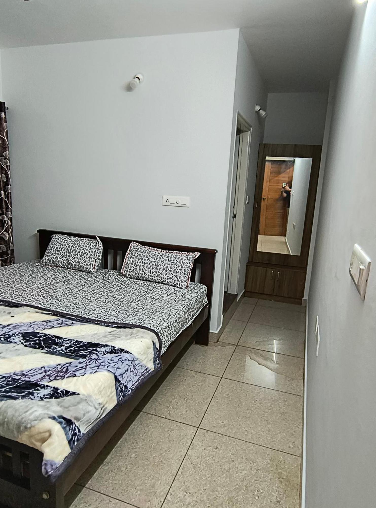 Happy Vibes 5 Bed Apartment