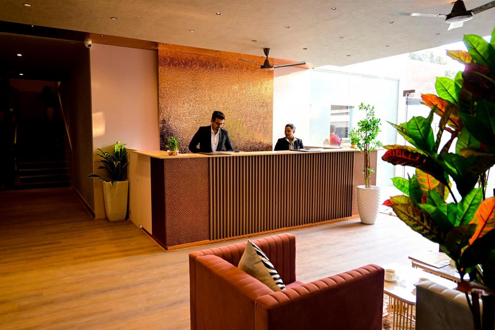 Hotel Tgi Livancia Hillside *