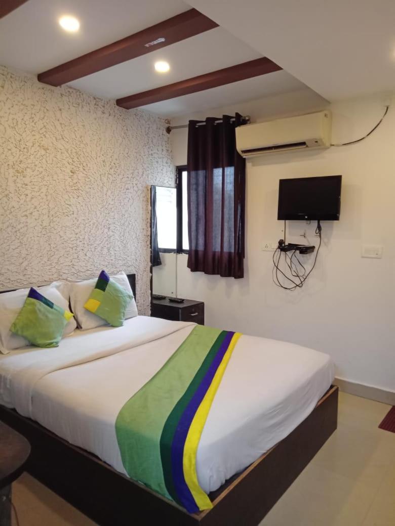 Mahaveer Comforts Hotel