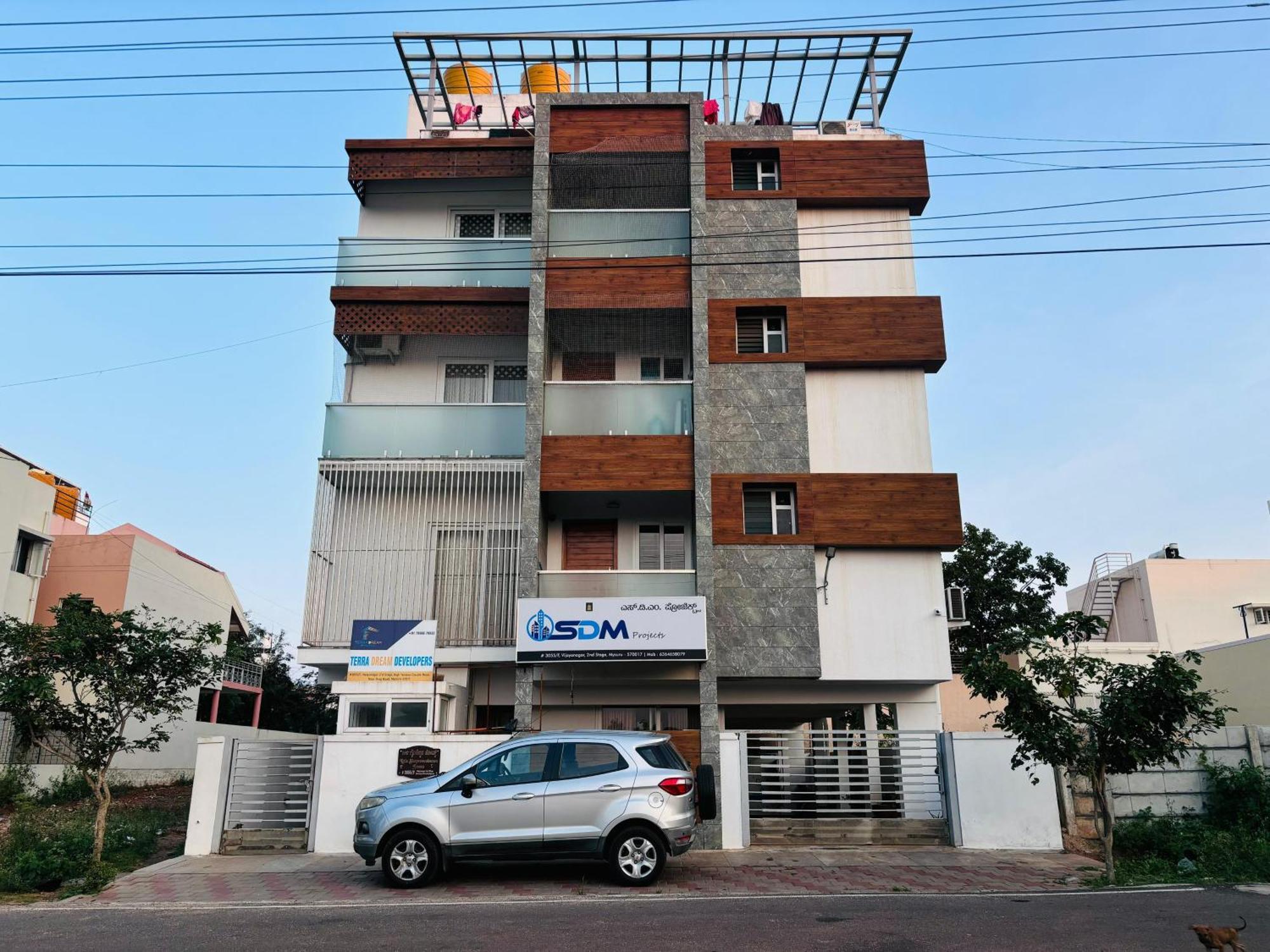 Silver Wings Service - 2bhk Ac Apartment
