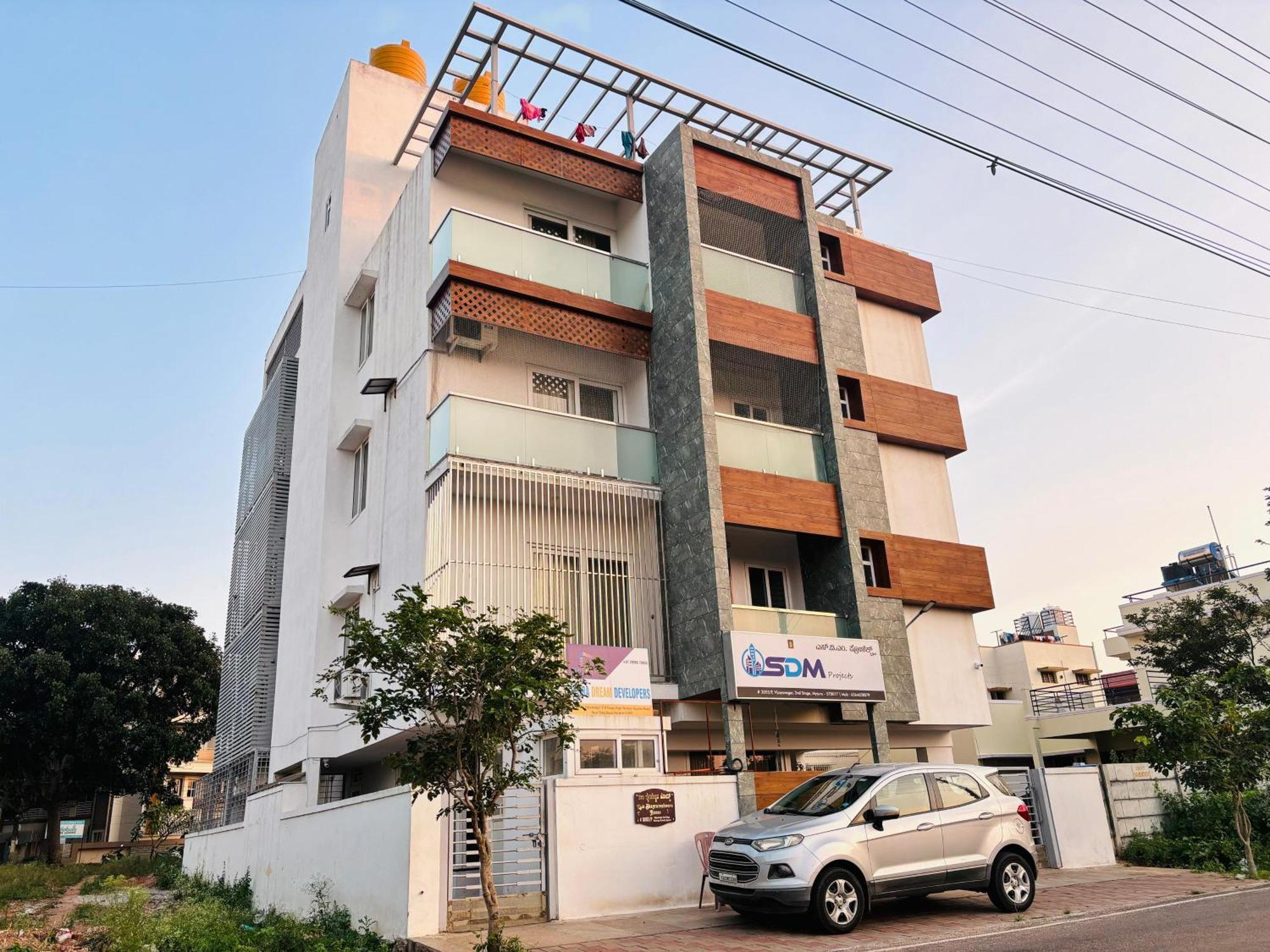 Silver Wings Service - 2bhk Ac *