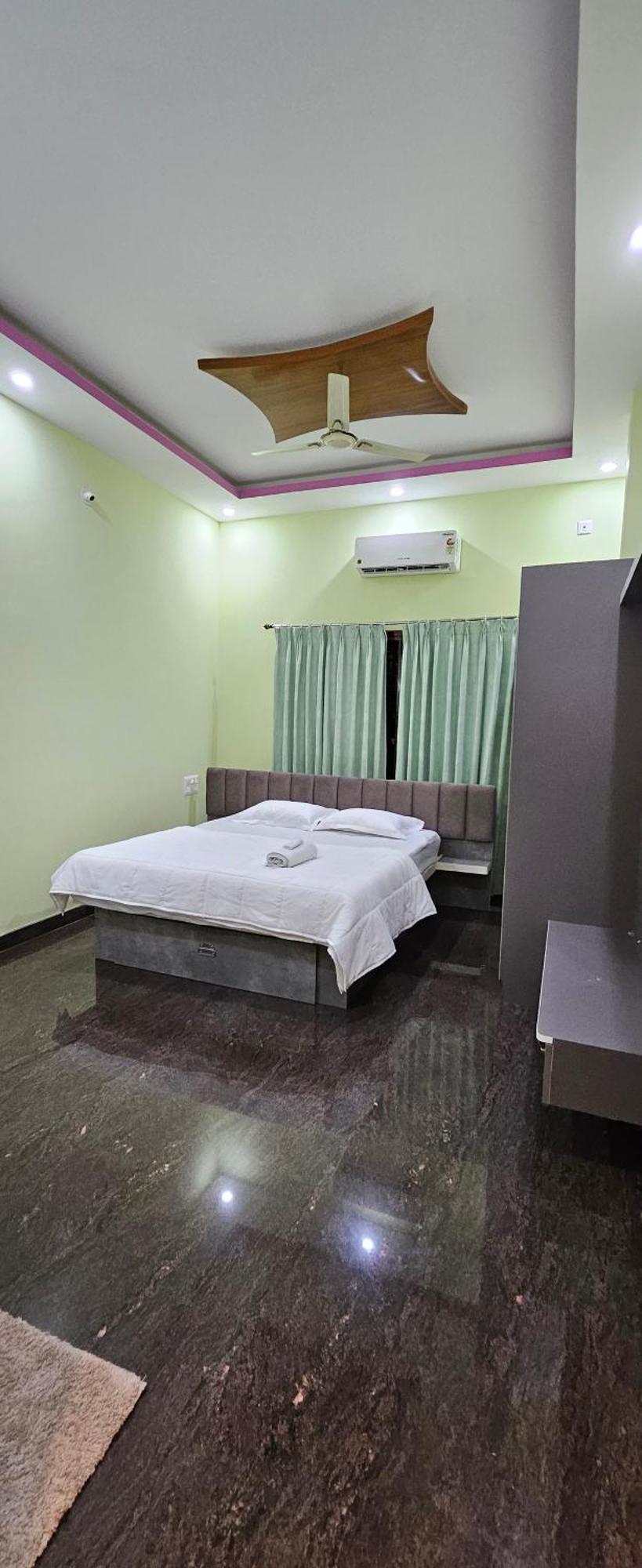 Apartment Rashmi Service